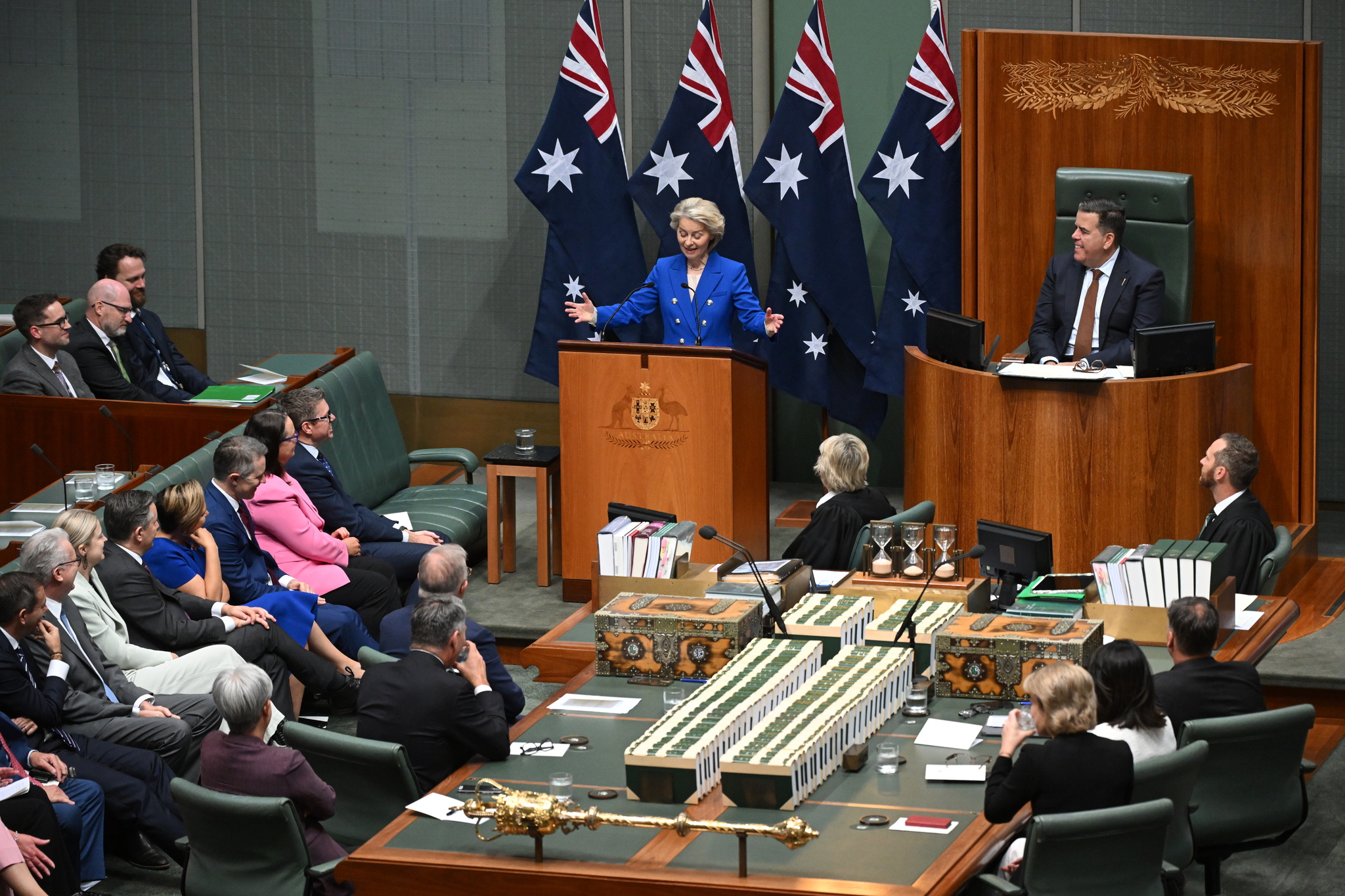 Trump espolea a la UE para buscar más socios