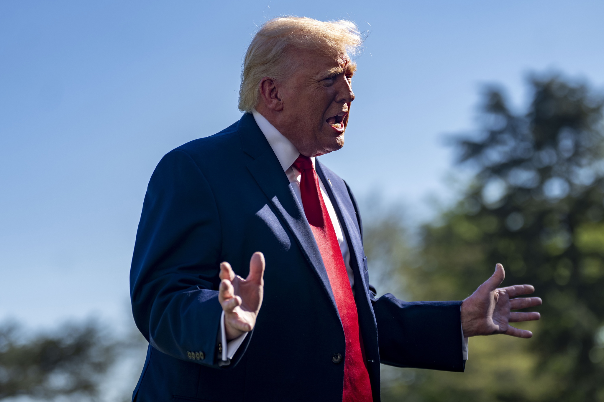 Los riesgos del plan de Donald Trump para bloquear el estrecho de Ormuz