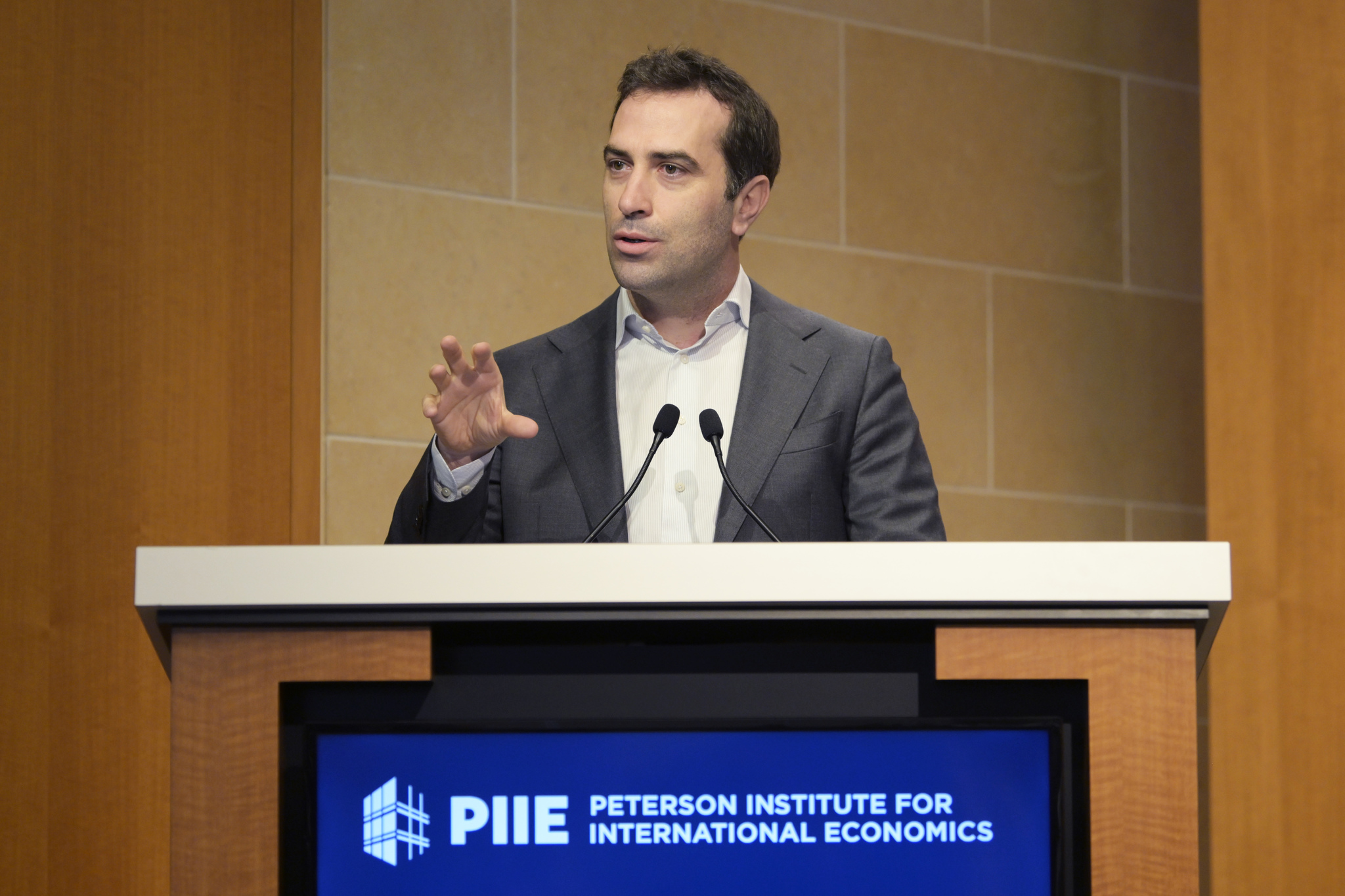 Trabas y desequilibrios restan interés inversor