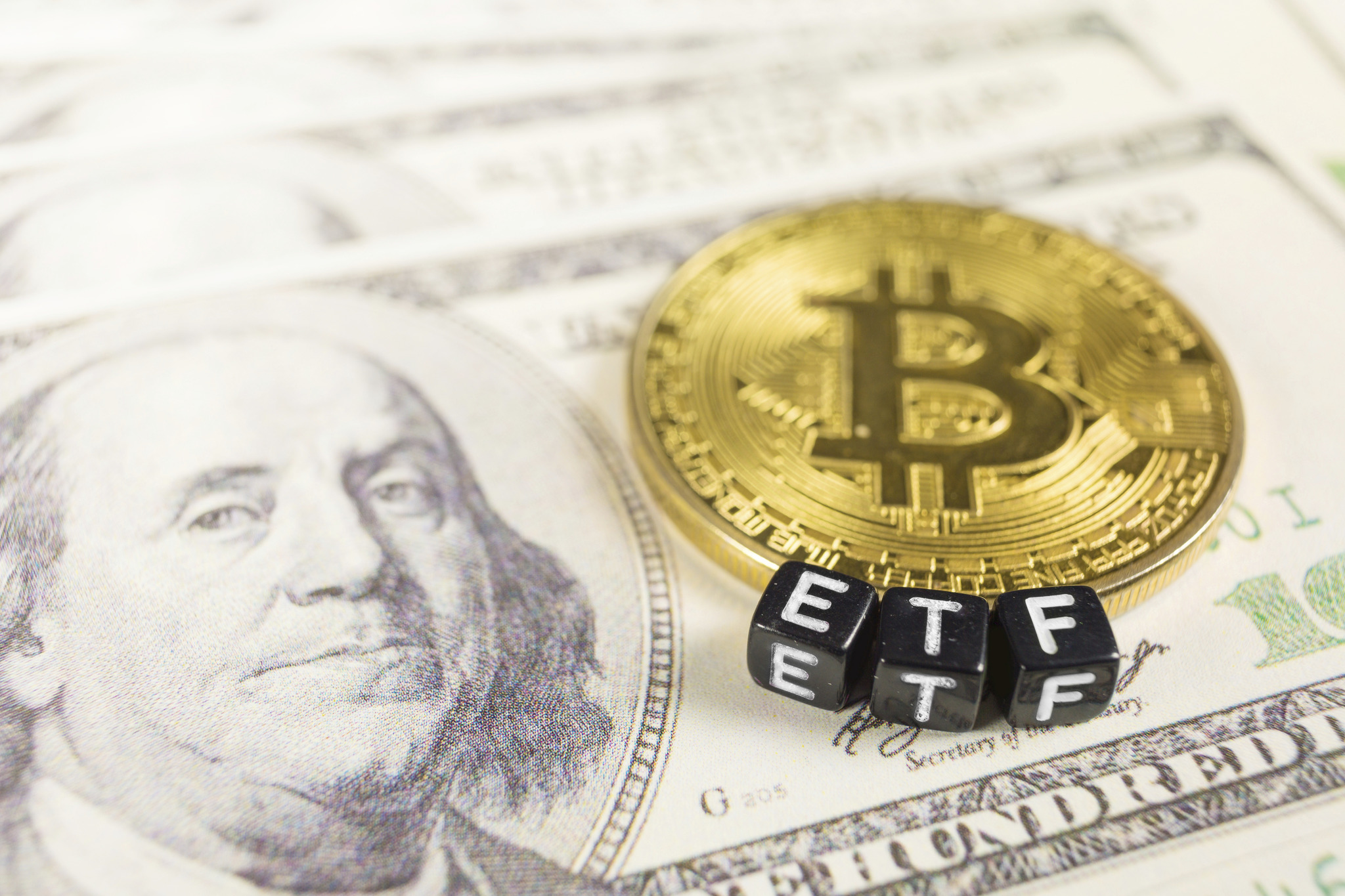 Los ETF de bitcoin rozan la mayor ola inversora semanal del año