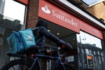 Presión a Santander UK para elevar su provisión por el 'caso de los coches' en Reino Unido