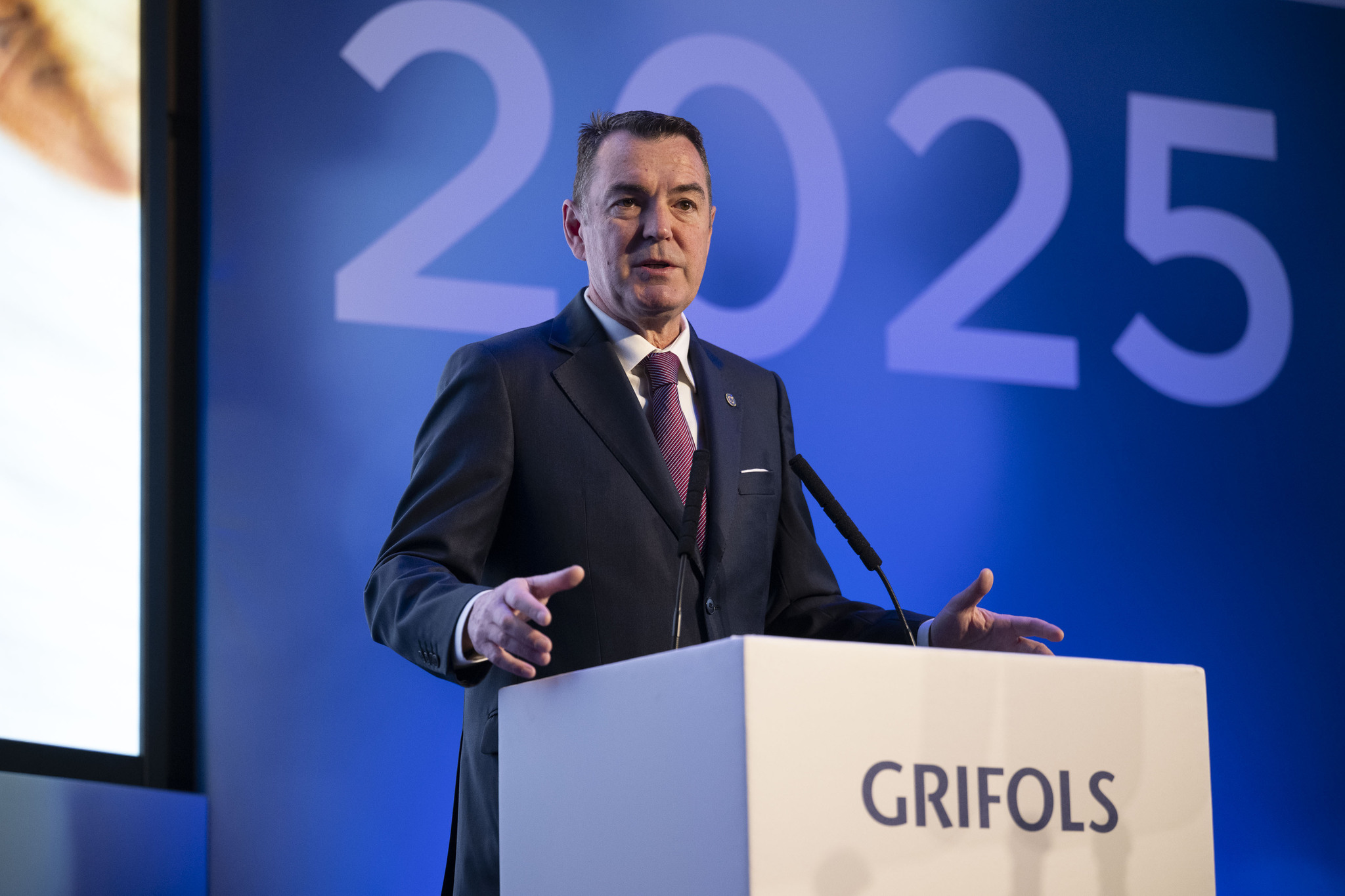 La banca condiciona el importe del dividendo de Grifols a su ratio de deuda