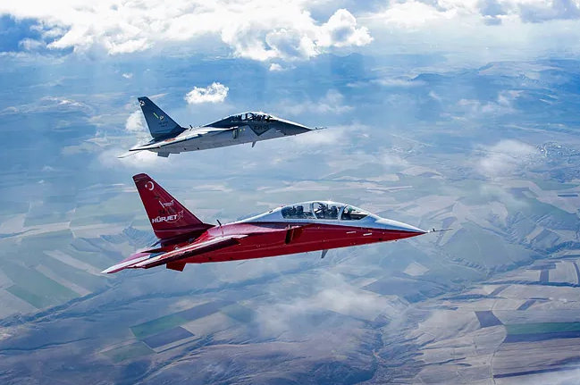 Airtificial fabricará los 'sticks del avión de entrenamiento del Ejército español por 16 millones