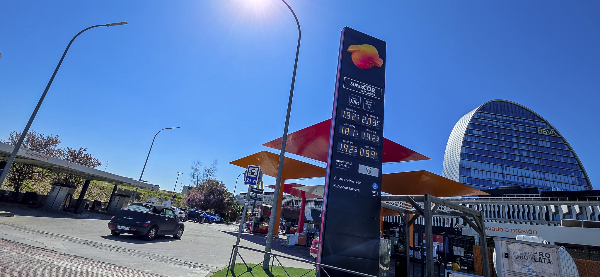 Desconvocada la huelga de gasolineras en el puente de mayo tras alcanzar un acuerdo para subir el sueldo un 6,4% en tres años
