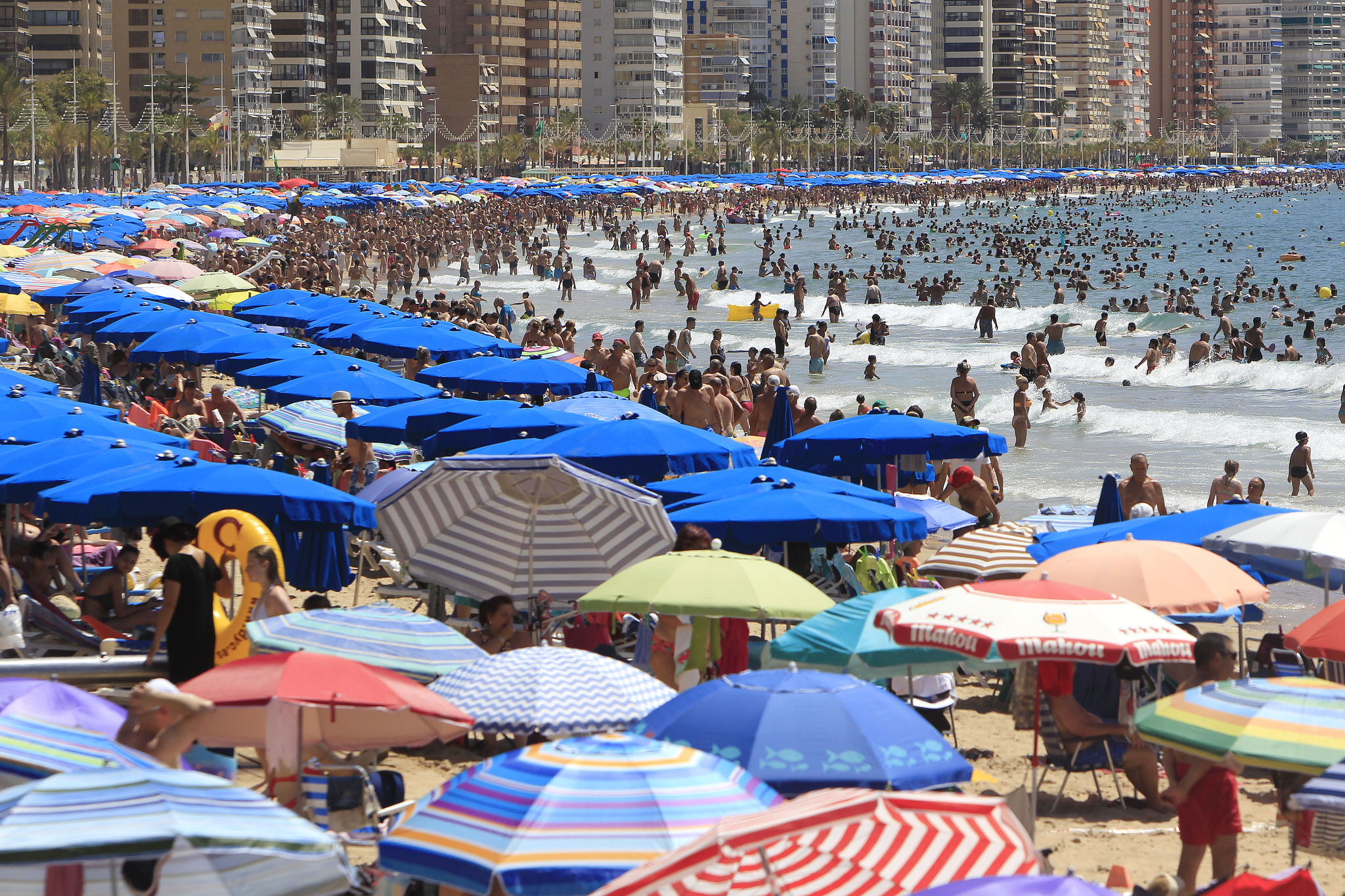 España, destino preferido de los europeos este verano en un contexto más cauteloso y de gasto moderado