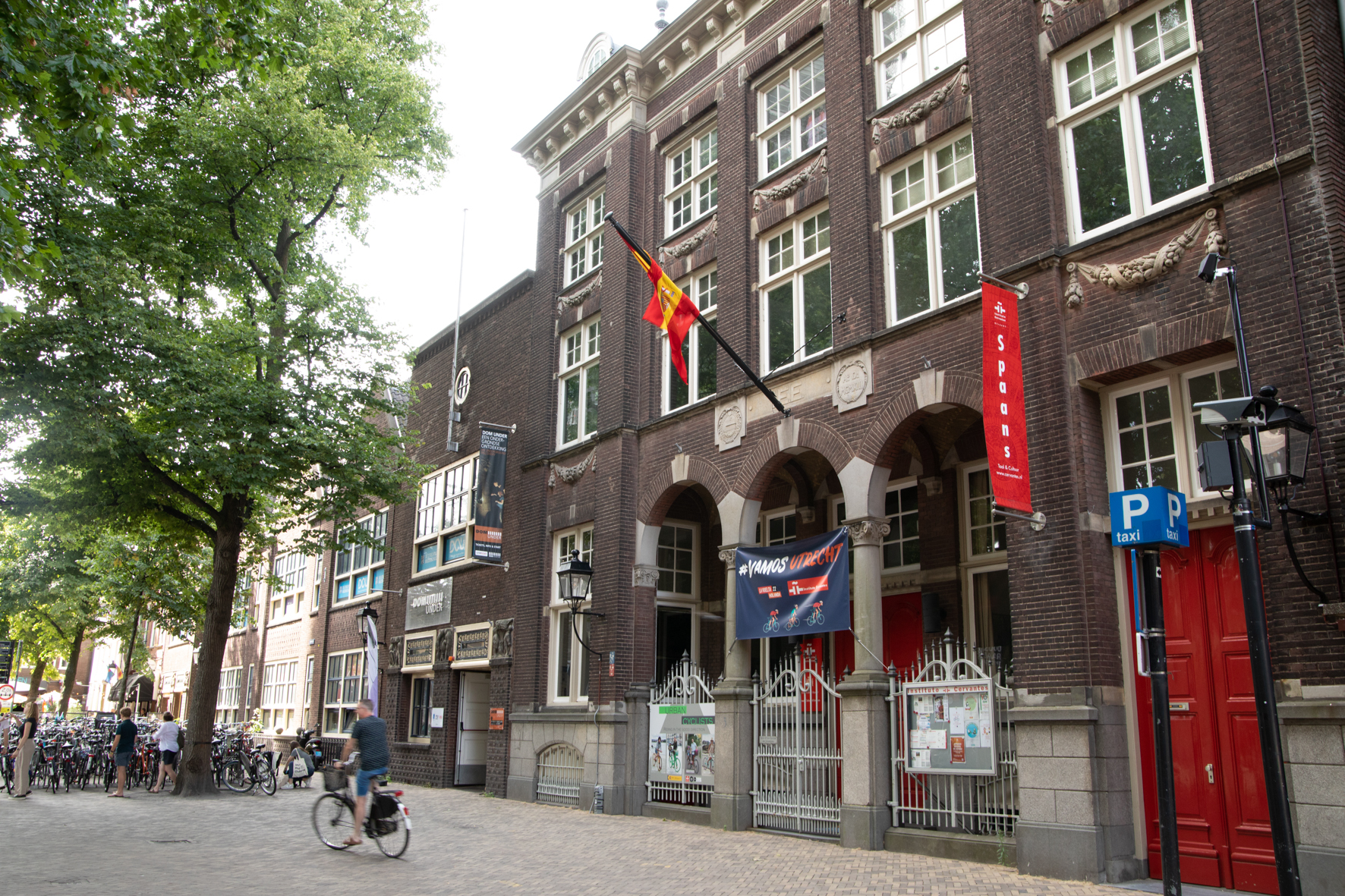 El fondo Blasket amenaza con subastar el Instituto Cervantes de Países Bajos