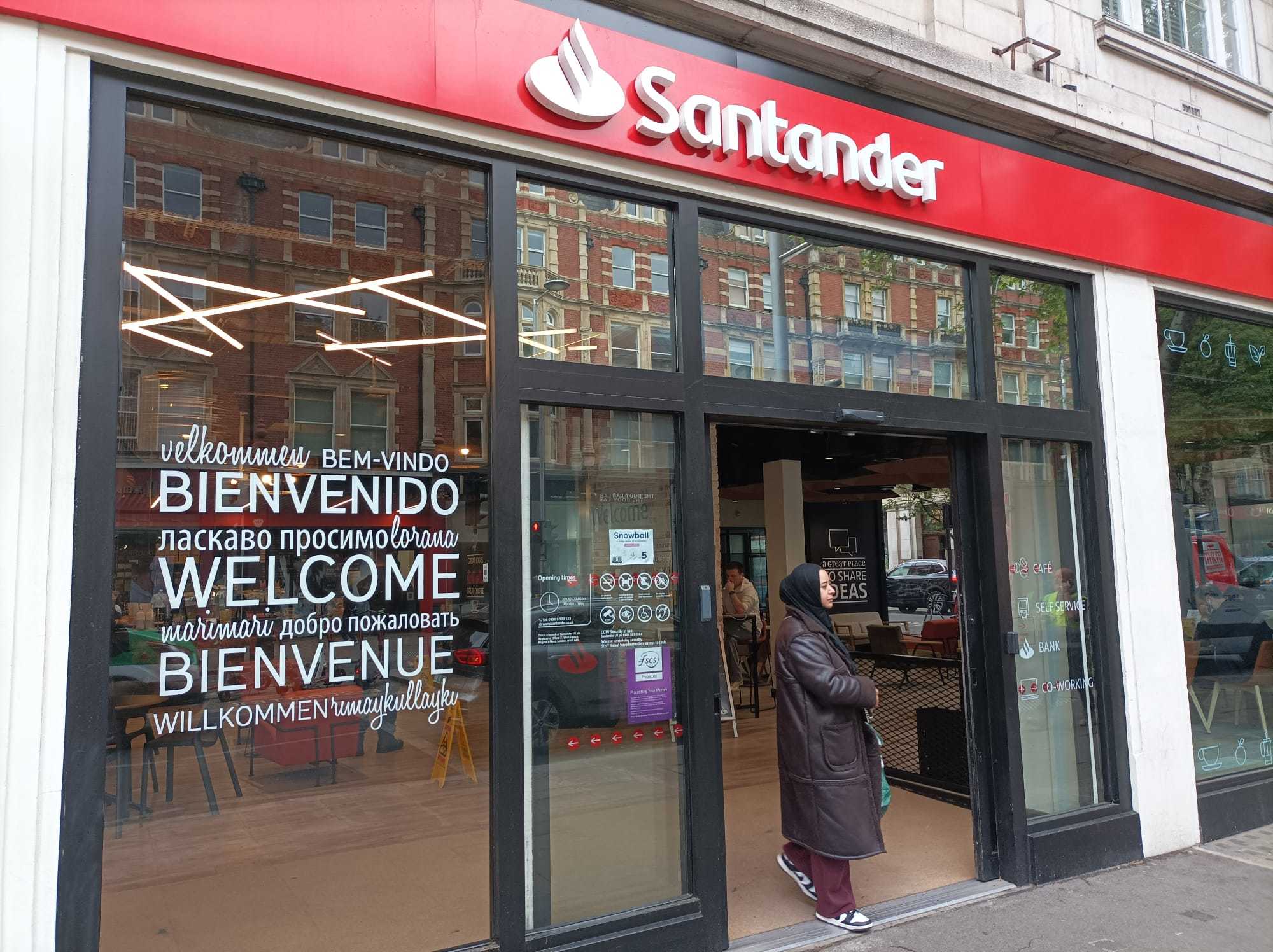 Santander UK eleva a 730 millones sus provisiones por el 'caso de los coches'