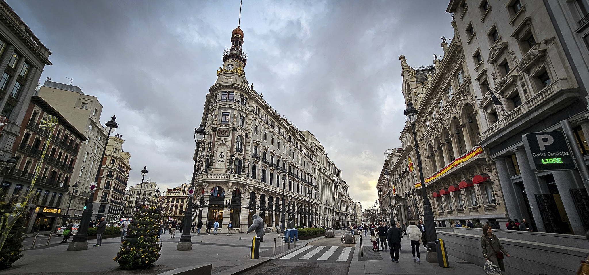 Mohari refinancia con Generali el Four Seasons Madrid por 330 millones