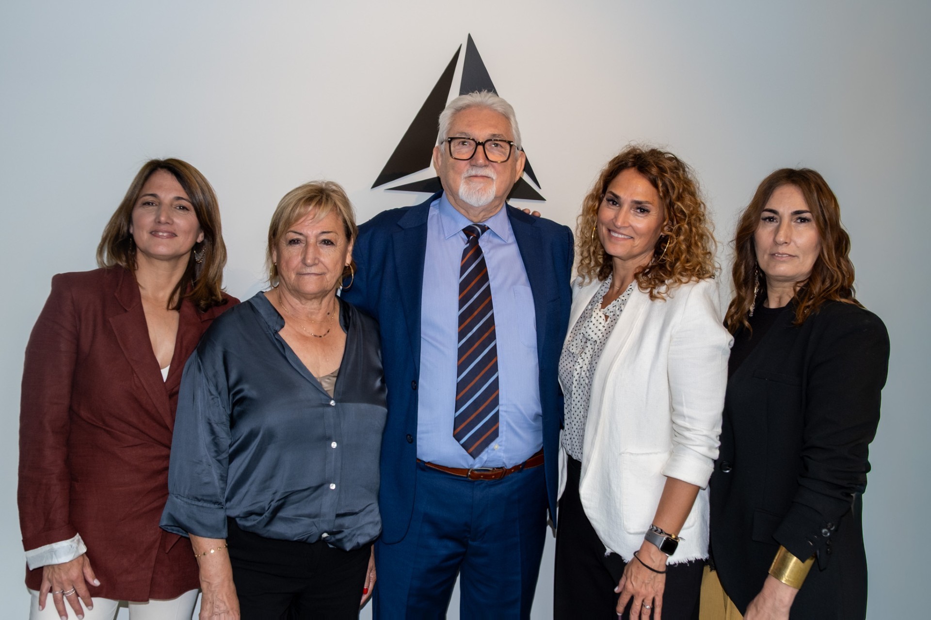 BPM Lighting invierte 10 millones en su nueva fábrica, que aumenta un 30% su  capacidad