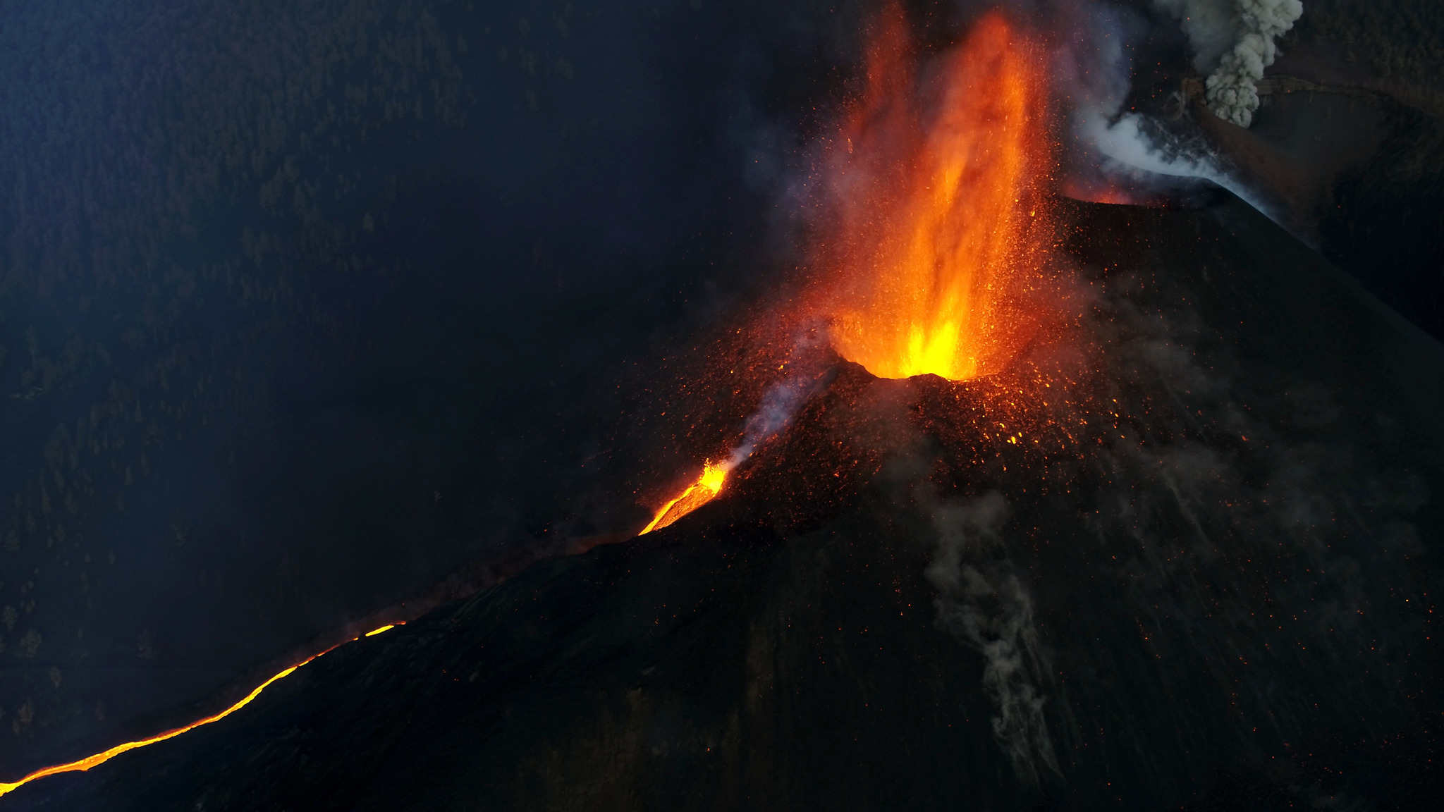 La Palma ve la luz casi cinco años después del volcán