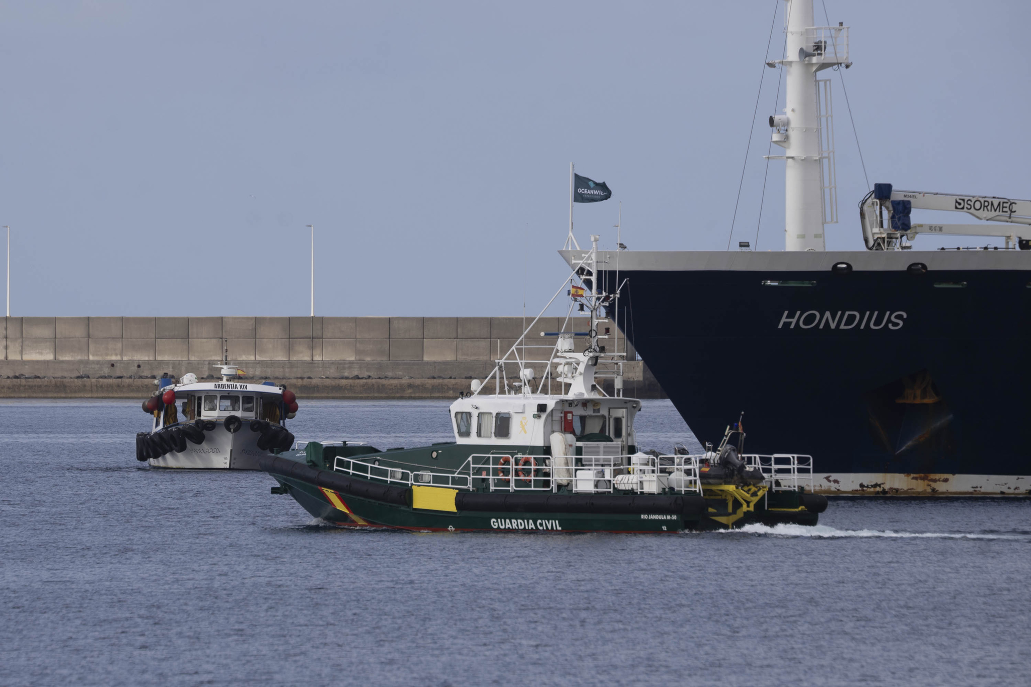 El MV Hondius llega a Tenerife: los 14 pasajeros españoles, trasladados ya a...