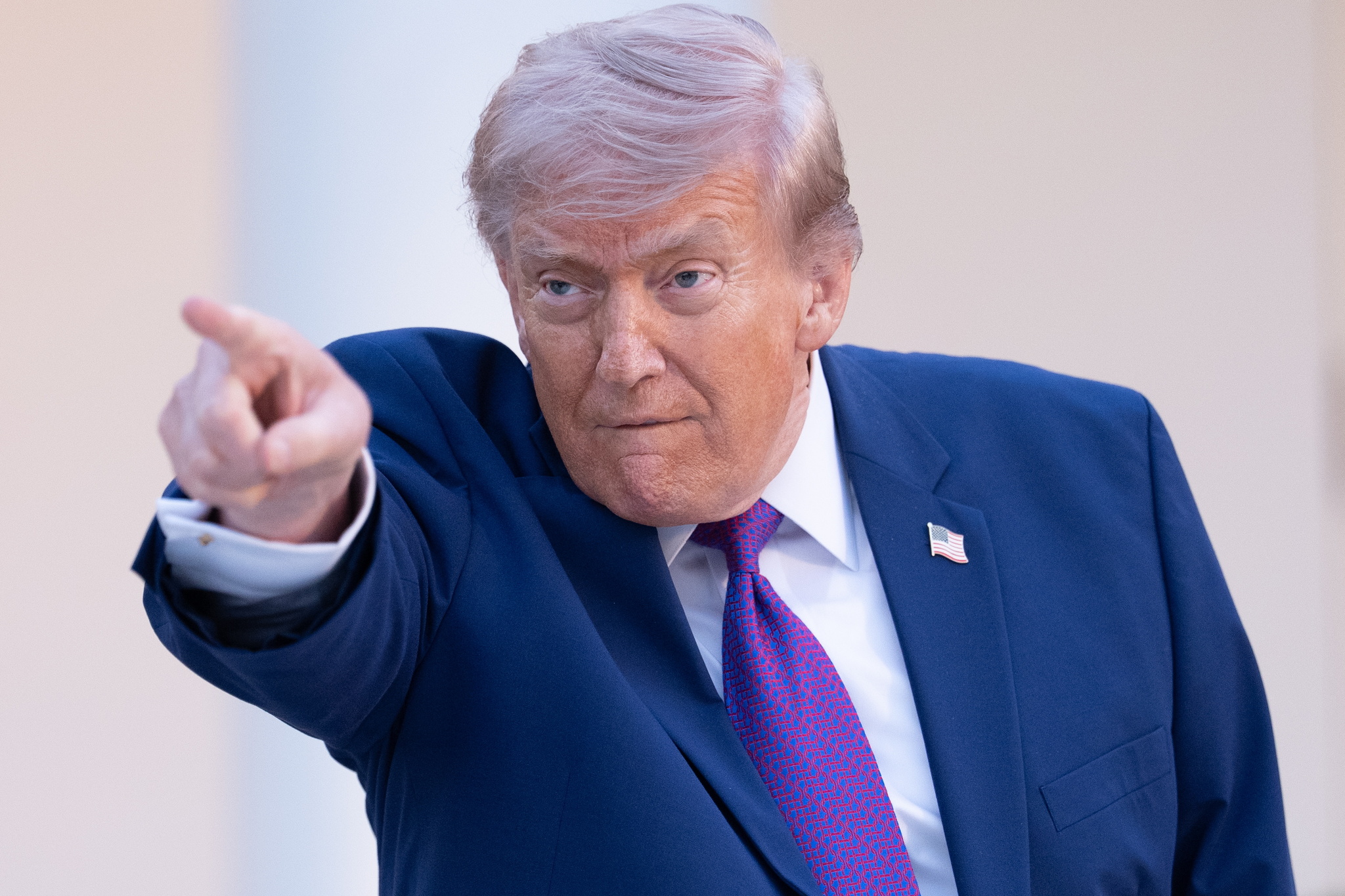 Trump afirma que Cuba «está pidiendo ayuda» y que responderá con diálogo