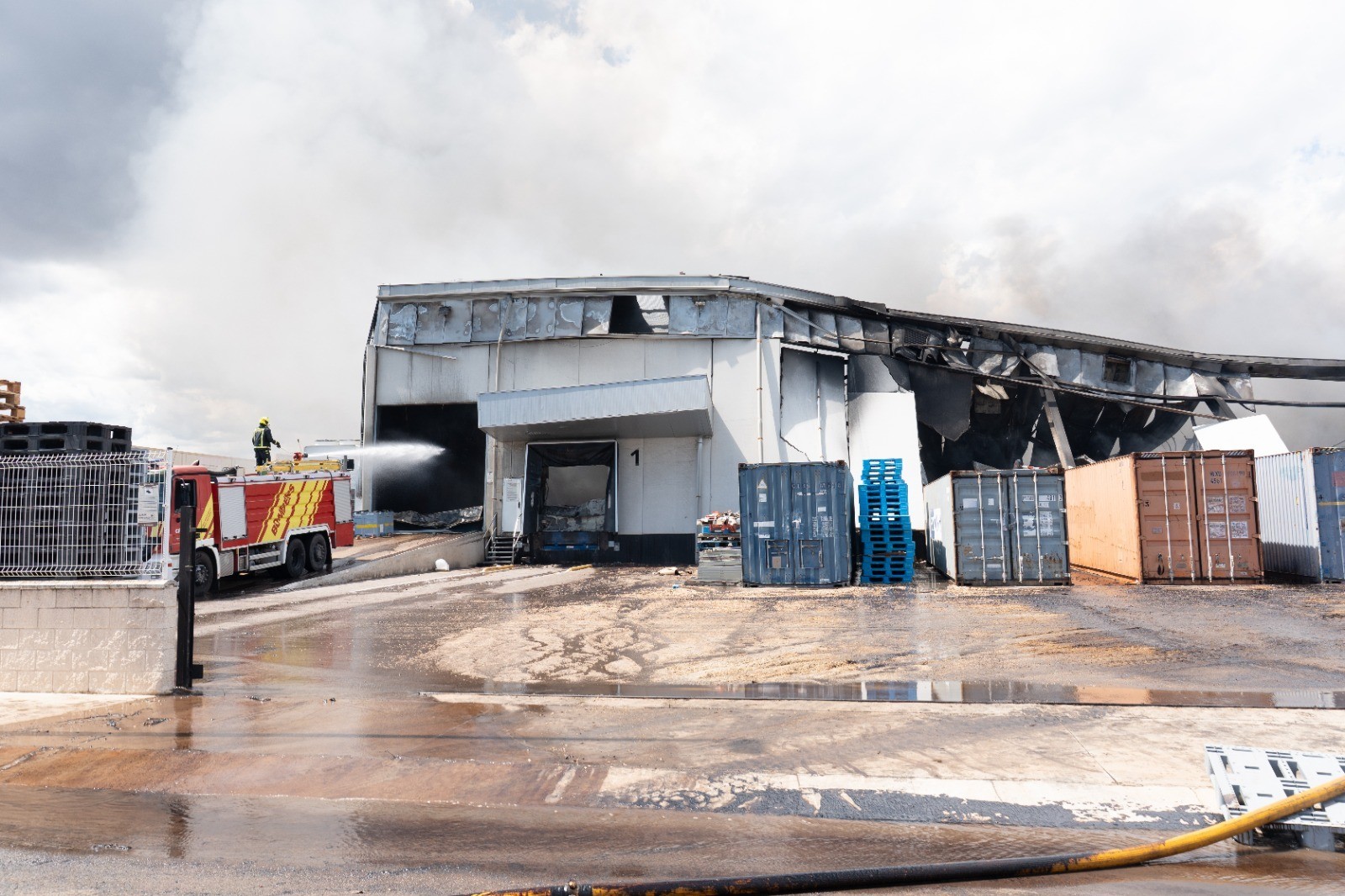 Incendio en una planta de procesado de almendra de Importaco, proveedor de Mercadona