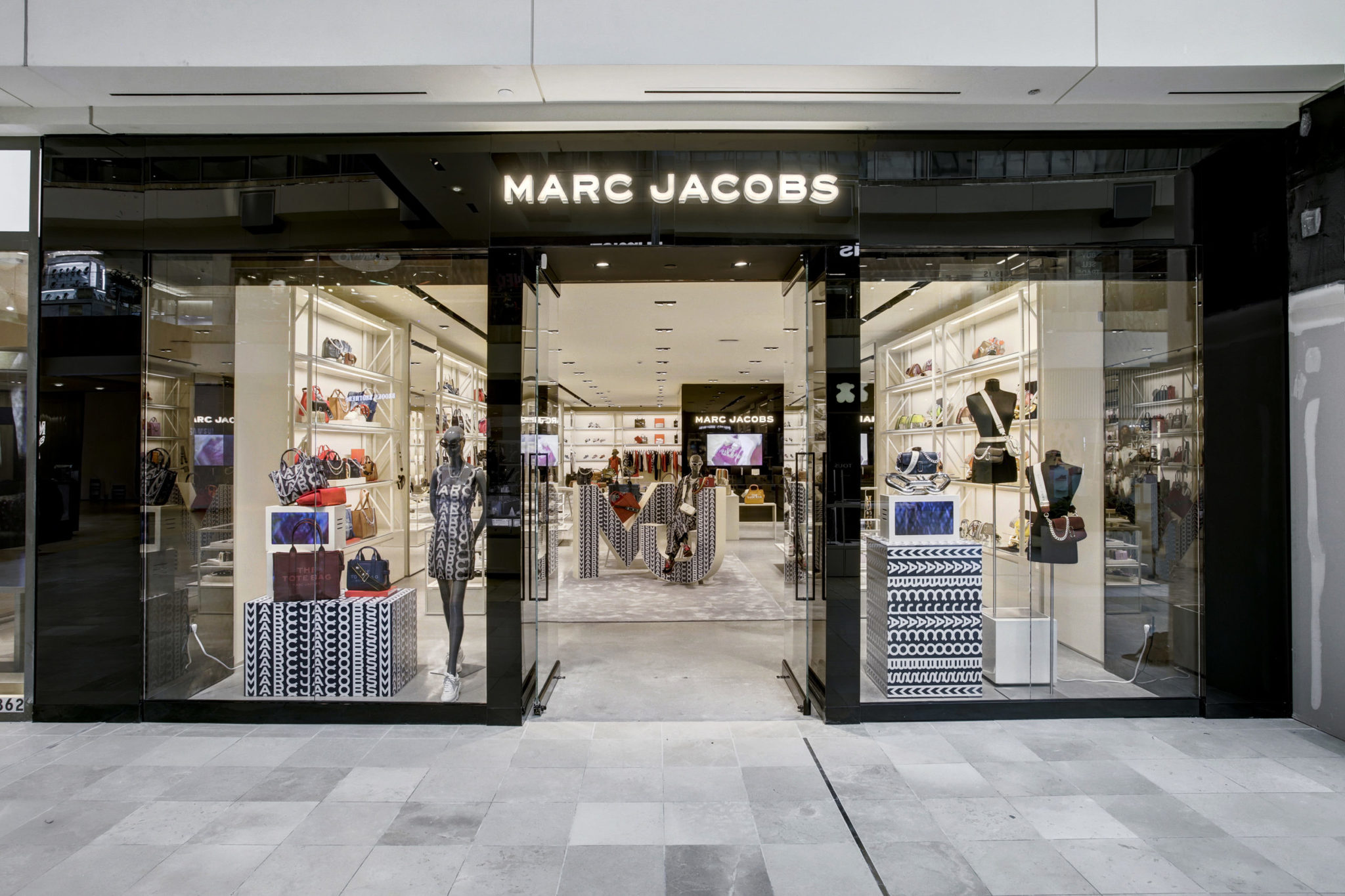 LVMH concluye el acuerdo definitivo para ceder la marca Marc Jacobs a WHP Global
