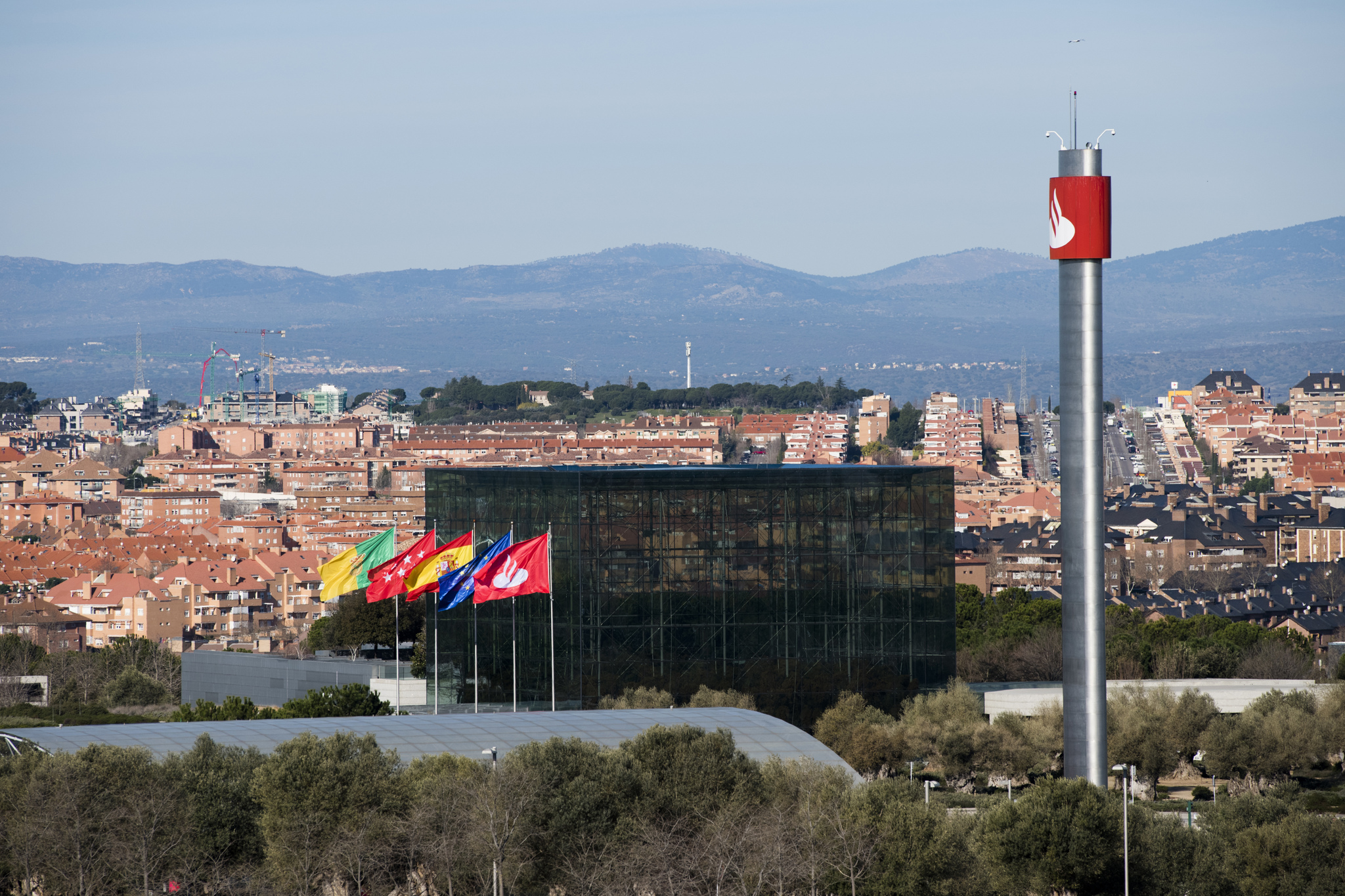 Santander invertirá 345 millones en 'fintech' a través de Mouro Capital