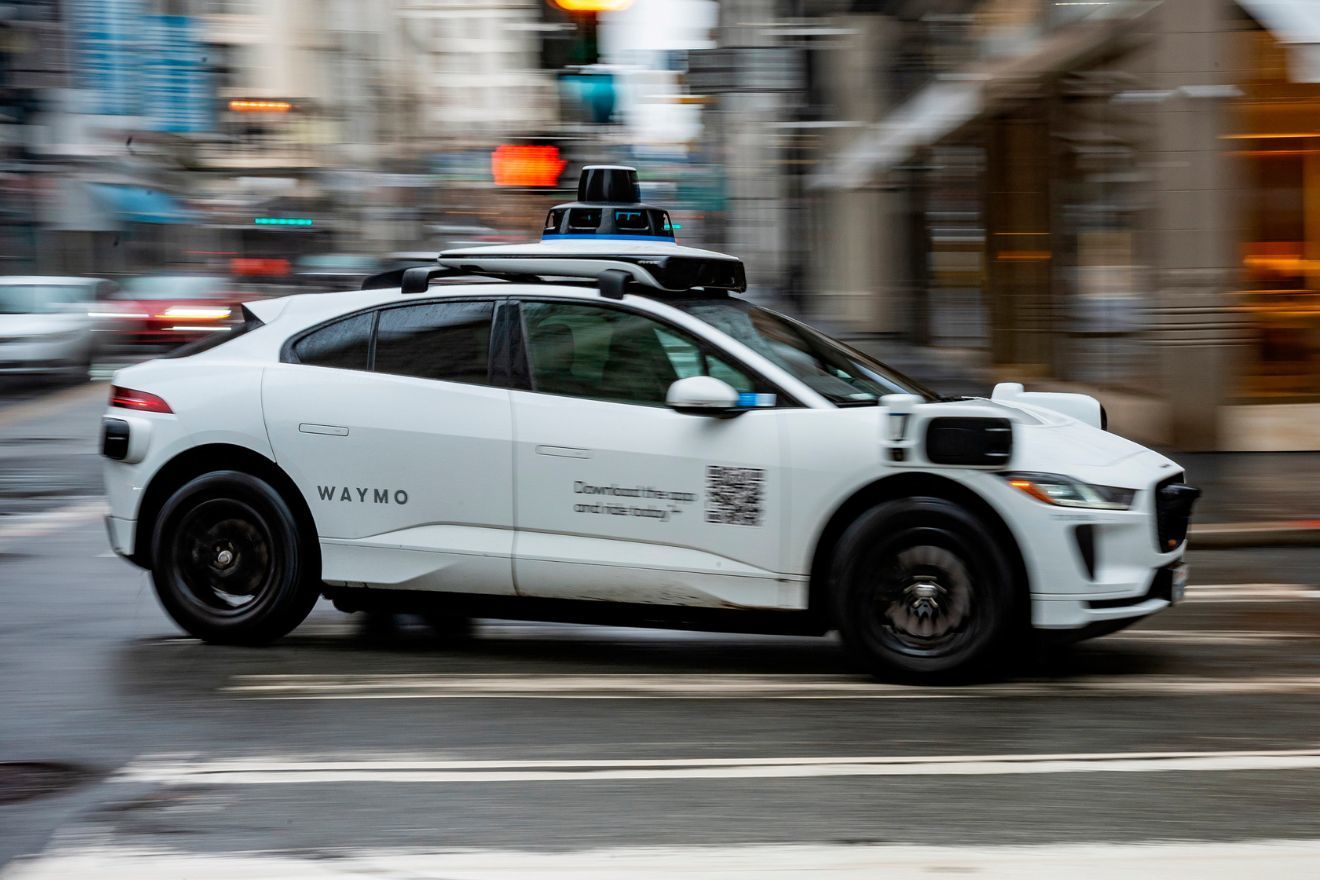 La Primera de Expansión sobre Uber, Cabify, robotaxis, Santander, Indra, OpenAI y Elon Musk