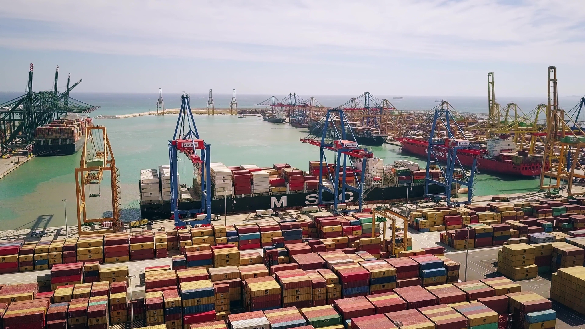 Las exportaciones españolas repuntan un 5,1% en marzo y sostienen el primer trimestre