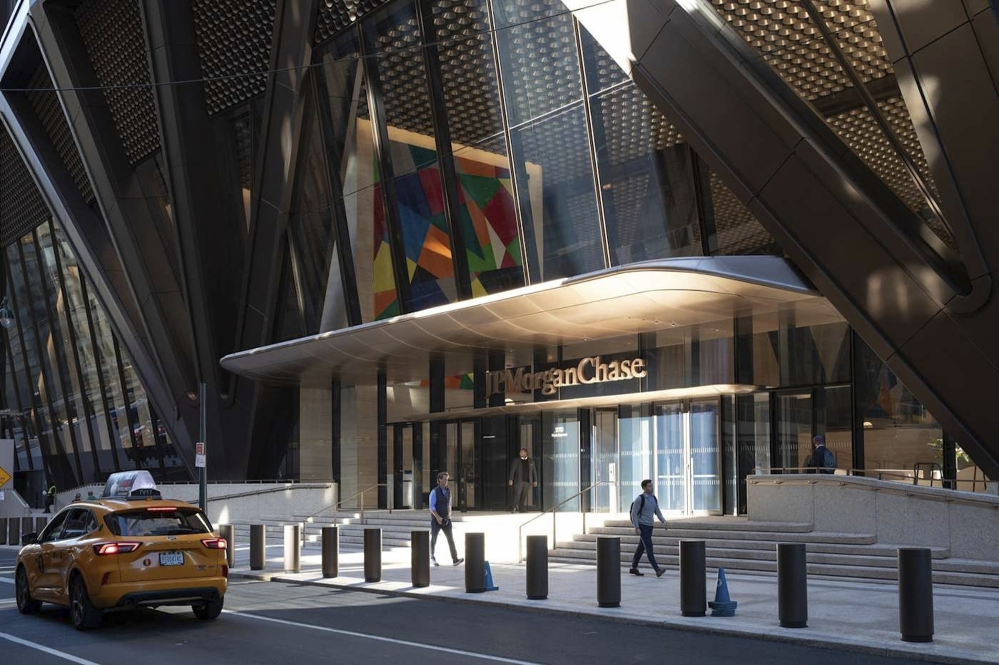 Una ejecutiva de JPMorgan se defiende de acusaciones de acoso sexual "inventadas"