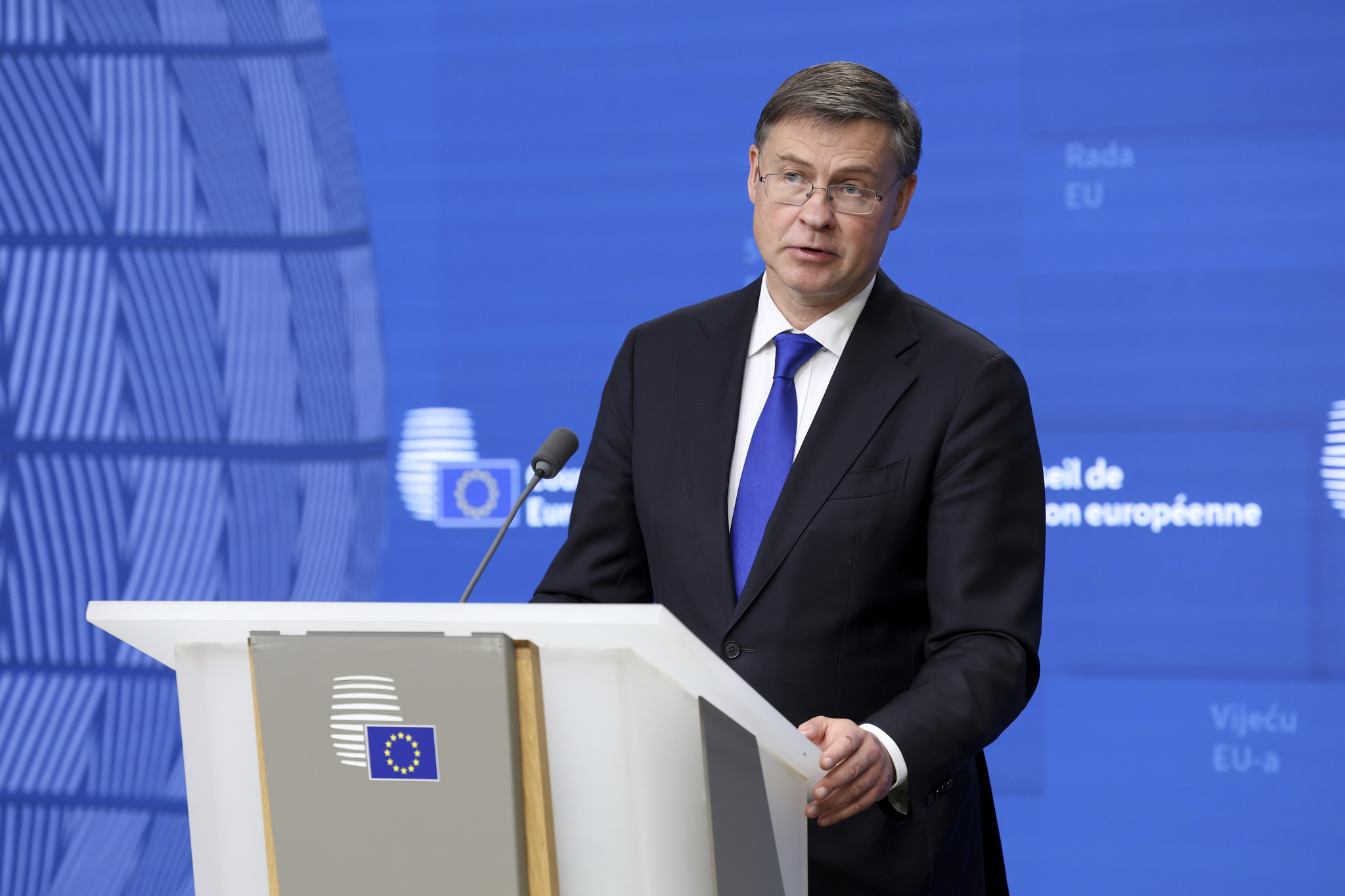 La Comisión Europea revisa al alza el PIB de España hasta el 2,4% pese a la crisis de Oriente Medio