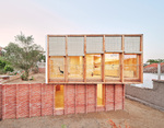 La casa sobre ladrillos construida en tiempo récord que gana premios