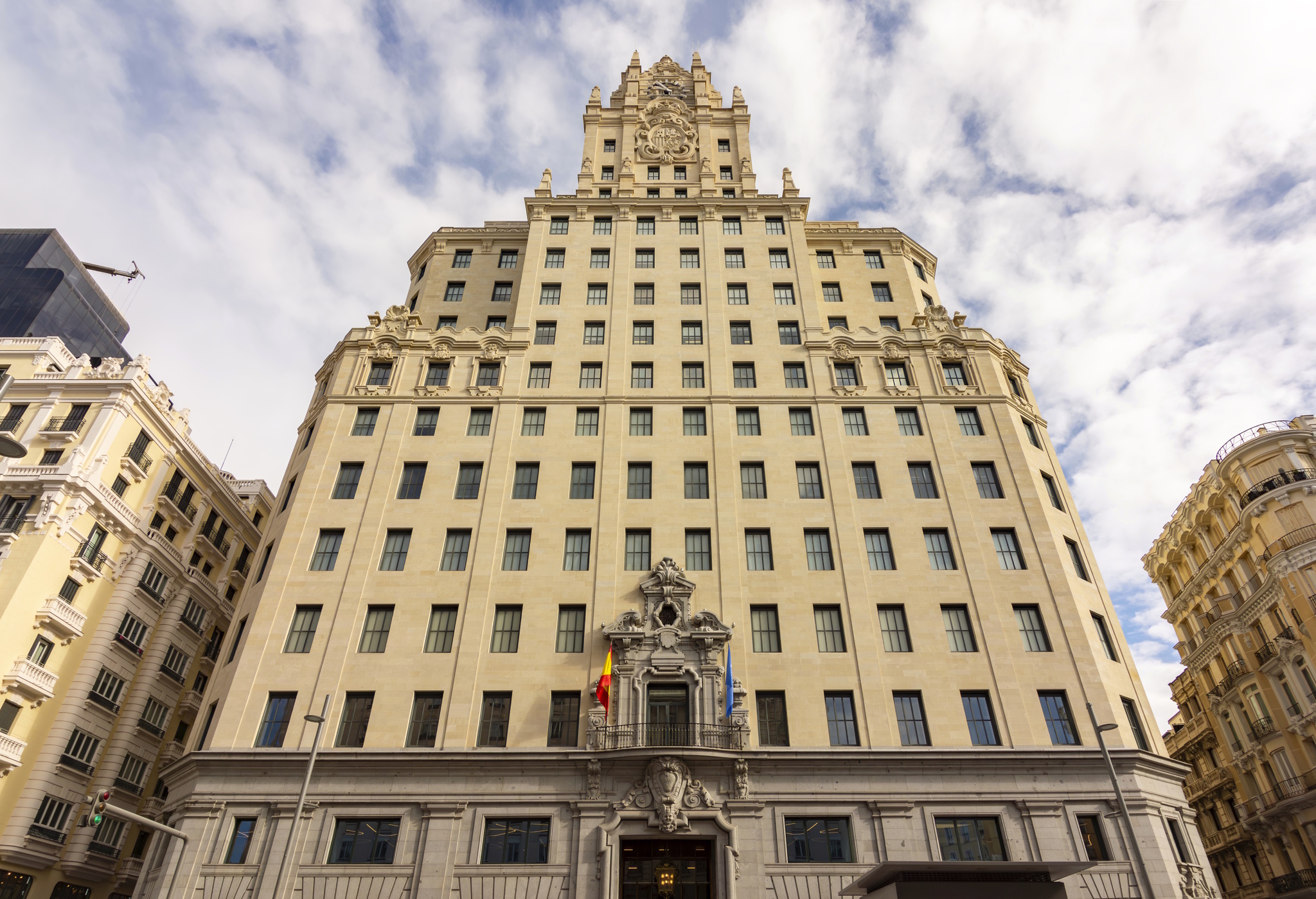 Telefónica ultima la venta de su histórica sede de Gran Vía a Tomás Olivo