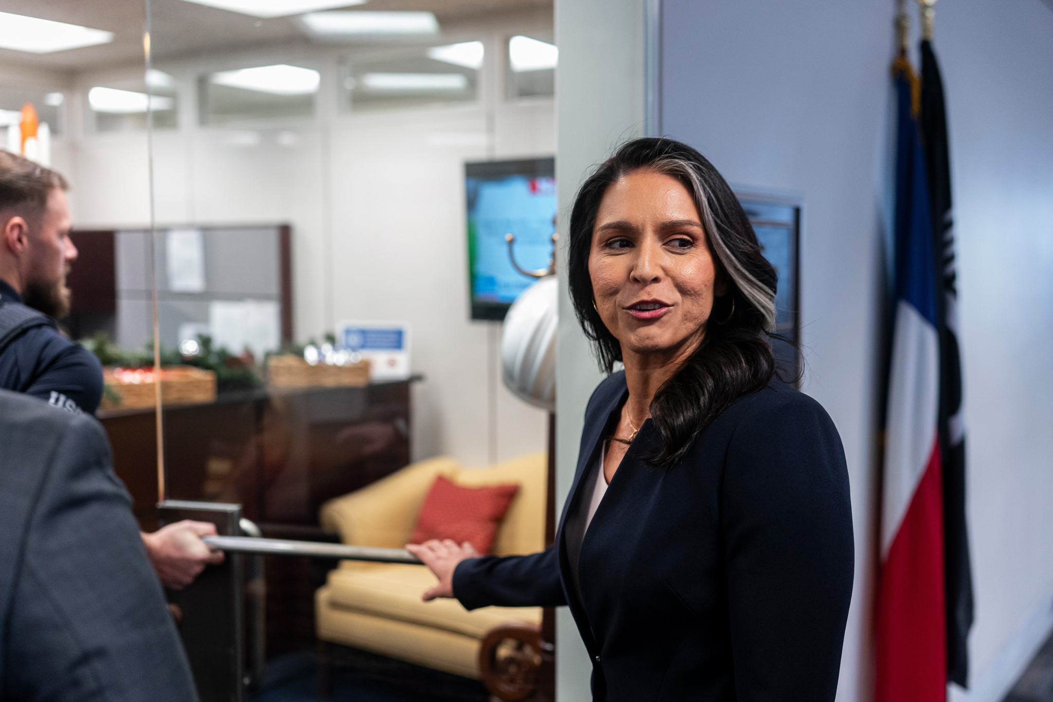 Tulsi Gabbard dimite como directora de Inteligencia Nacional del Gobierno de Trump