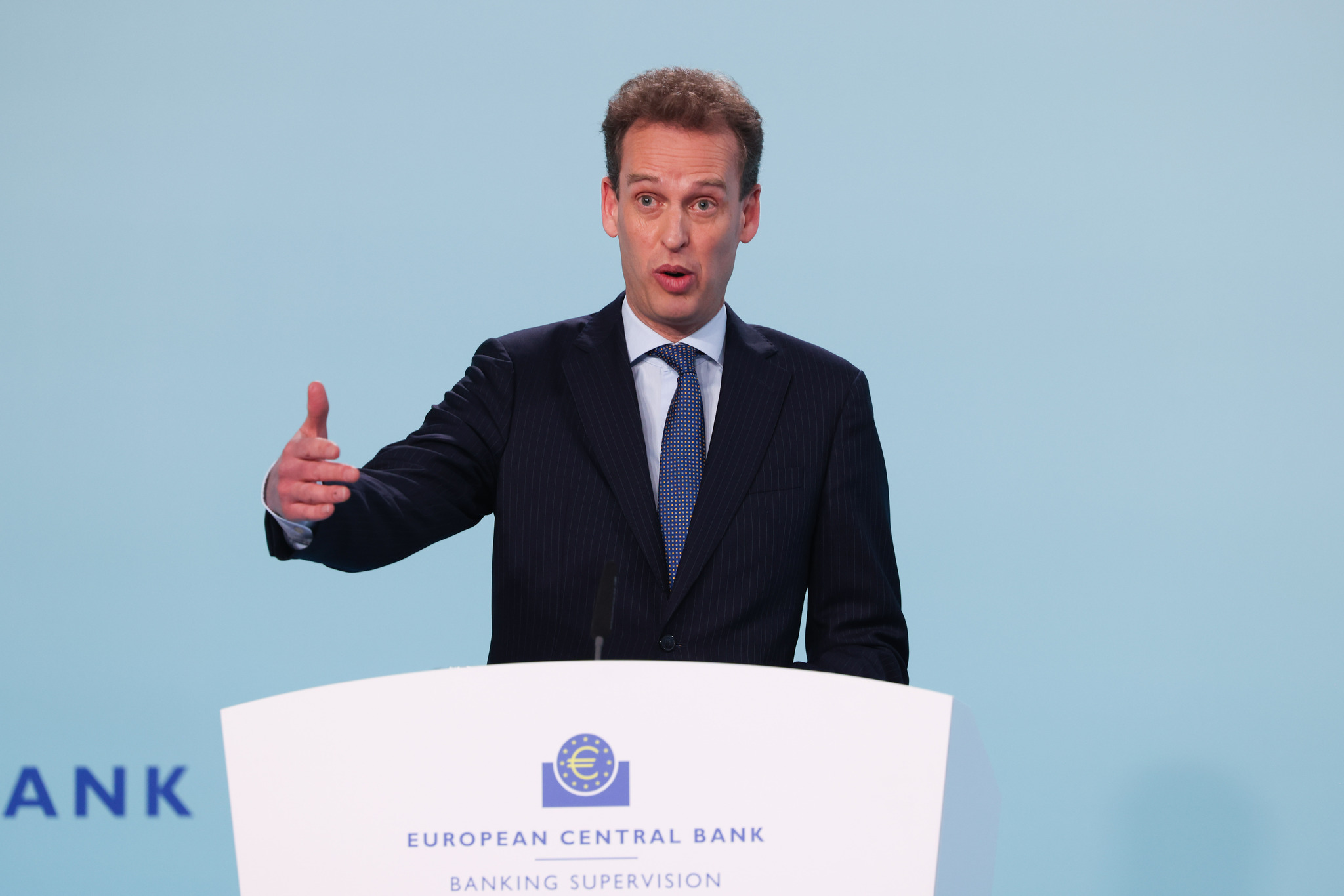 El BCE reúne a los bancos para que subsanen los riesgos expuestos por los últimos modelos de IA