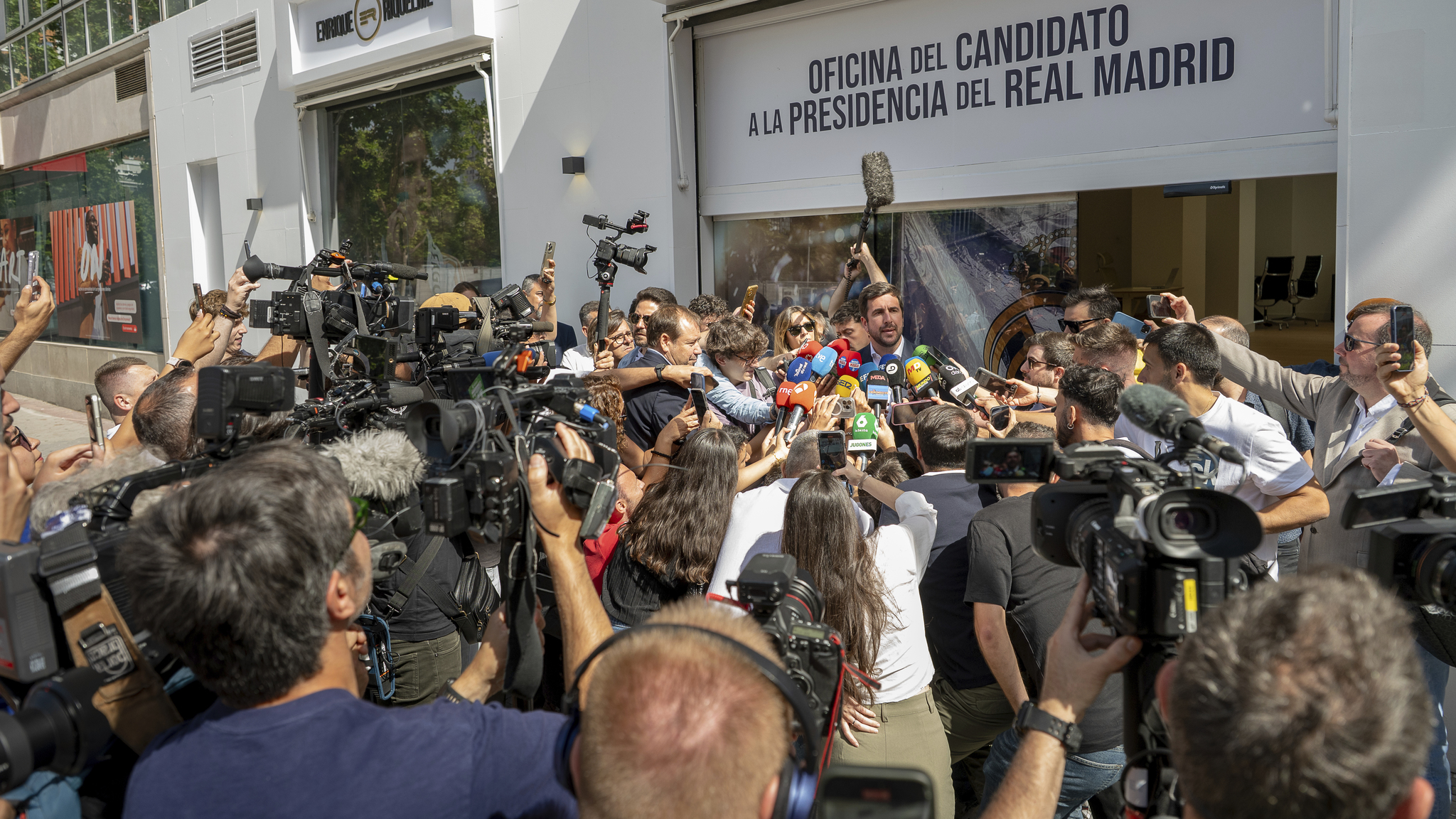 Florentino Pérez y Enrique Riquelme presentarán mañana sus proyectos para presidir el Real Madrid