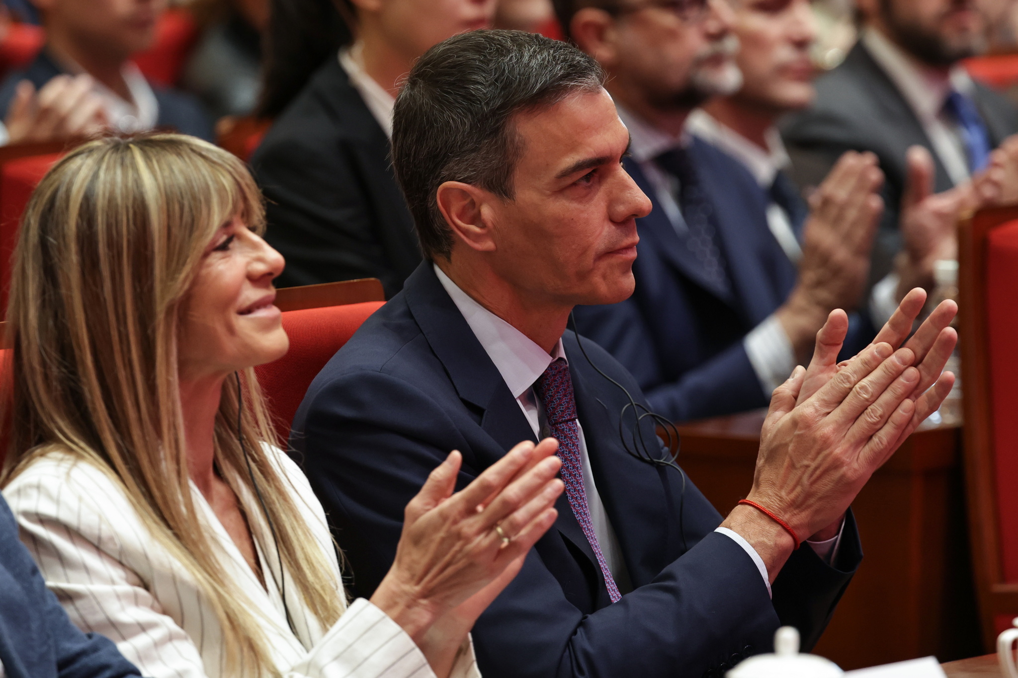 El juez Peinado declara acusada a Begoña Gómez y exige que asista a una audiencia preliminar el 9 de junio