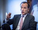 Intesa competirá con ING y un consorcio de inversores por Singular