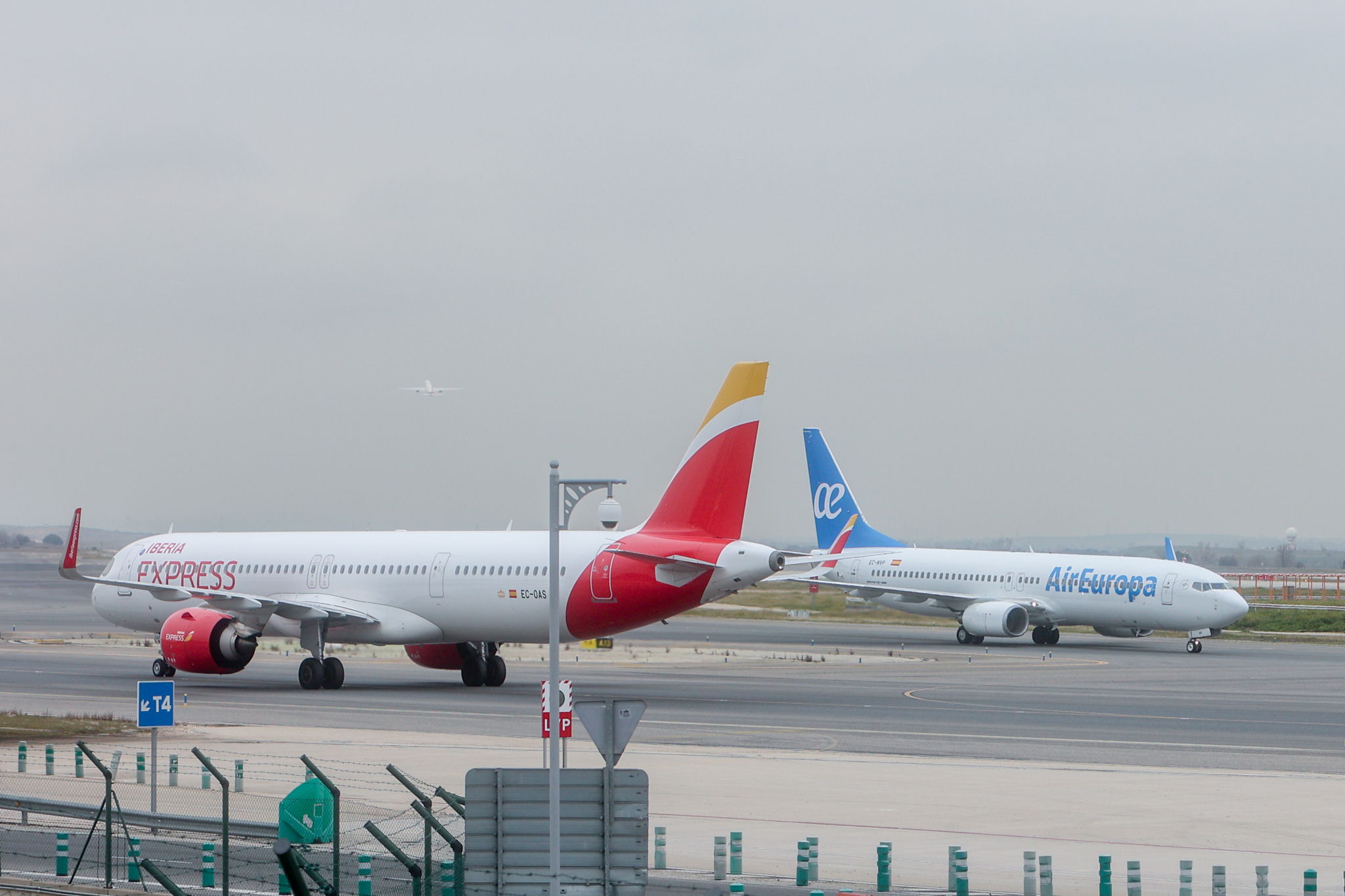 Iberia Express amplía un mes más la suspensión de vuelos a Israel