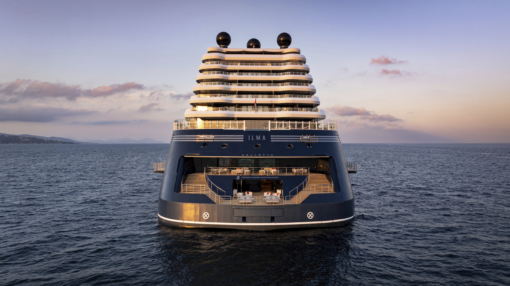 Los prestamistas de Ritz-Carlton Yatch flexibilizan las condiciones para mantener a flote la línea de cruceros de lujo