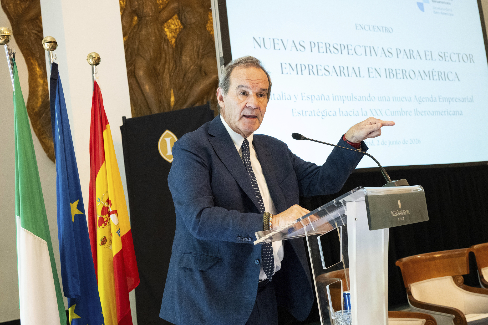 Italia se alía con España para hacer negocios en América Latina