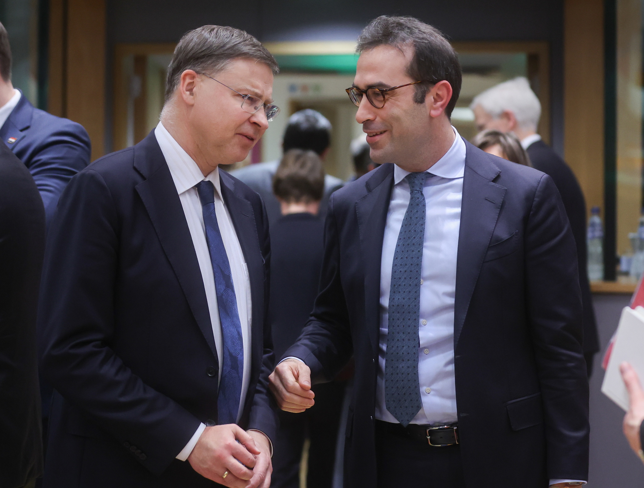 Bruselas insta a España a revisar el IVA reducido de la hostelería: tiene un impacto de casi 7.000 millones
