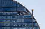 Bruselas amplía el expediente a España por sus trabas a la opa de BBVA sobre Sabadell