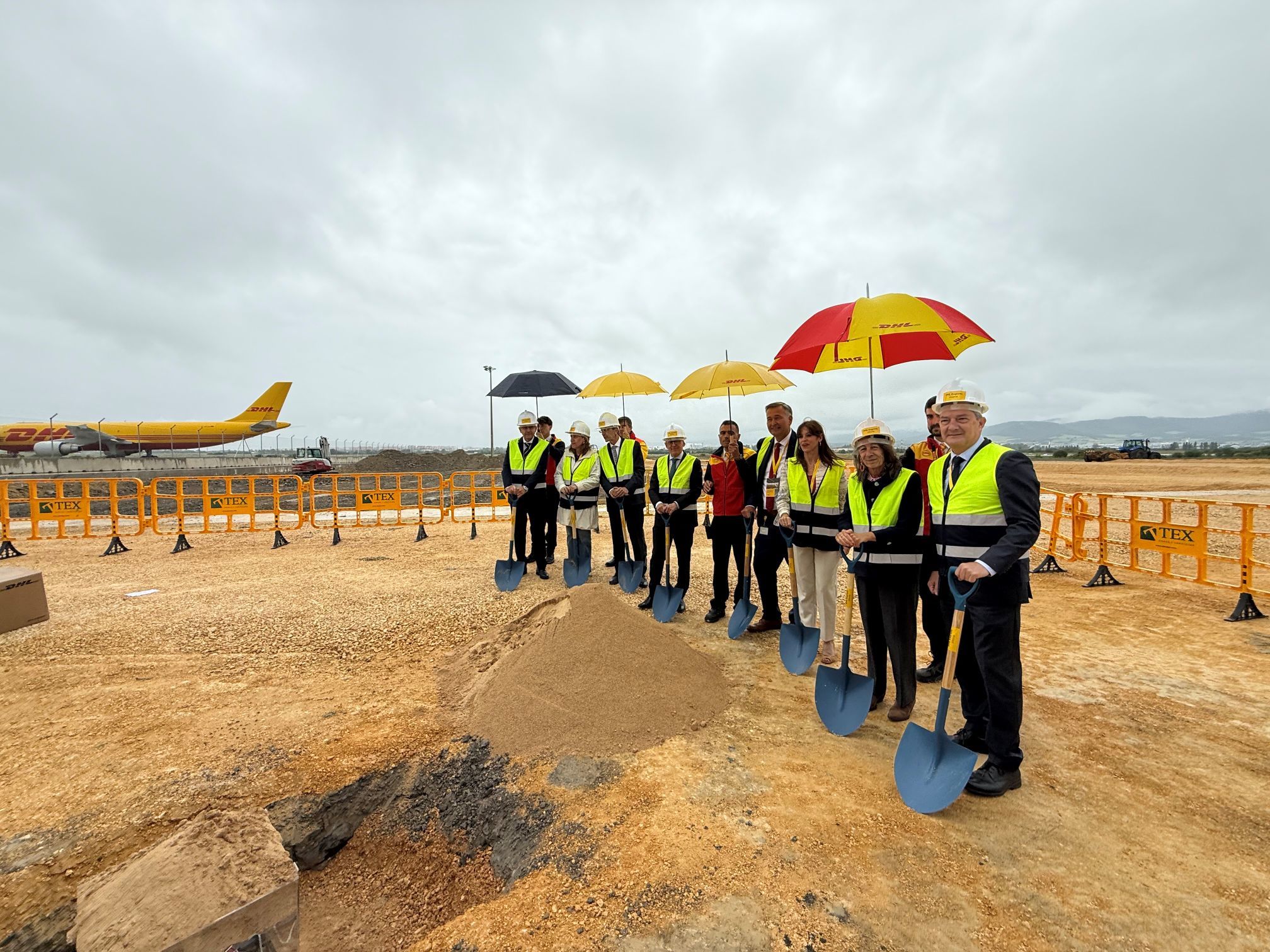 DHL arranca las obras de su nuevo hangar en Foronda con una inversión de 40 millones
