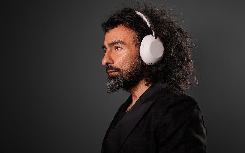 Sony 1000X The Collexion: los auriculares de Sony más ambiciosos hasta la fecha La firma japonesa anuncia una colaboración con el músico Ara Malikian para potenciar sus nuevos auriculares inalámbricos de diadema. Leer