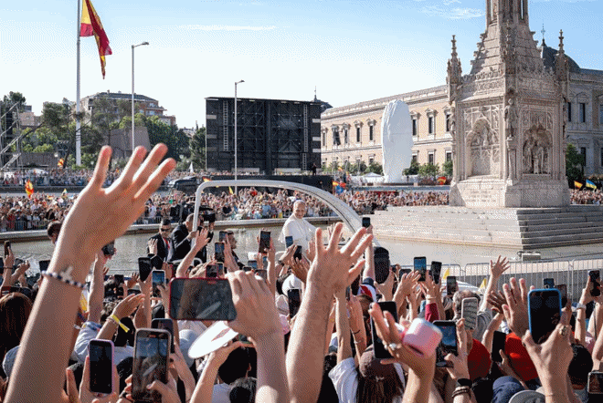León XIV aboga por el "diálogo social" ante patronal y sindi