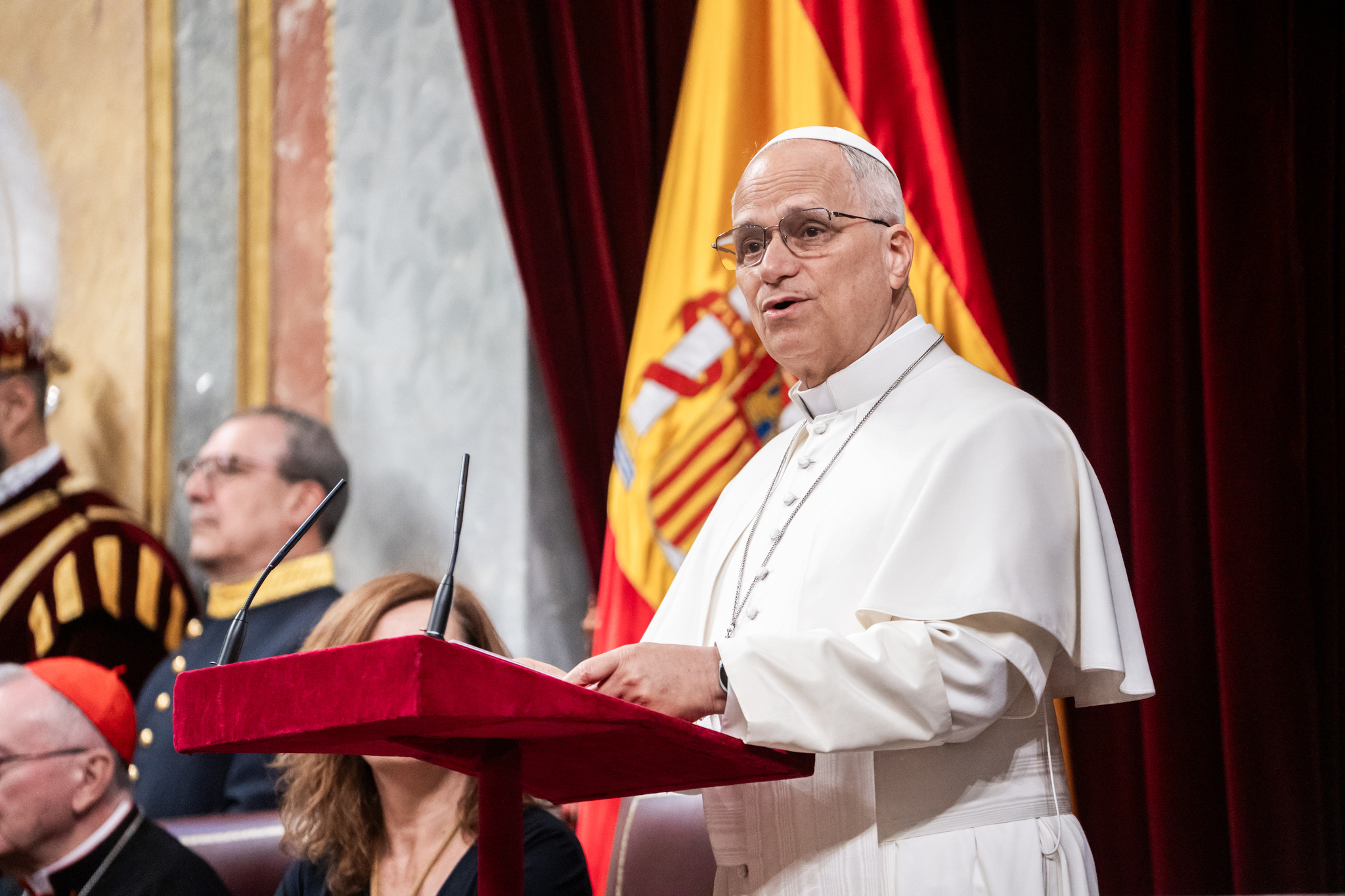 Léon XIV, en el Congreso: "La pluralidad política no debería derivar en una descalificación constante" El Papa ha asegurado su presencia hoy ante el Congreso de los Diputados era "un gesto de cercanía hacia España y en el marco de la cooperación". Leer