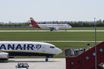 IAG, Ryanair y Volotea alertan de billetes más caros por el comercio de emisiones