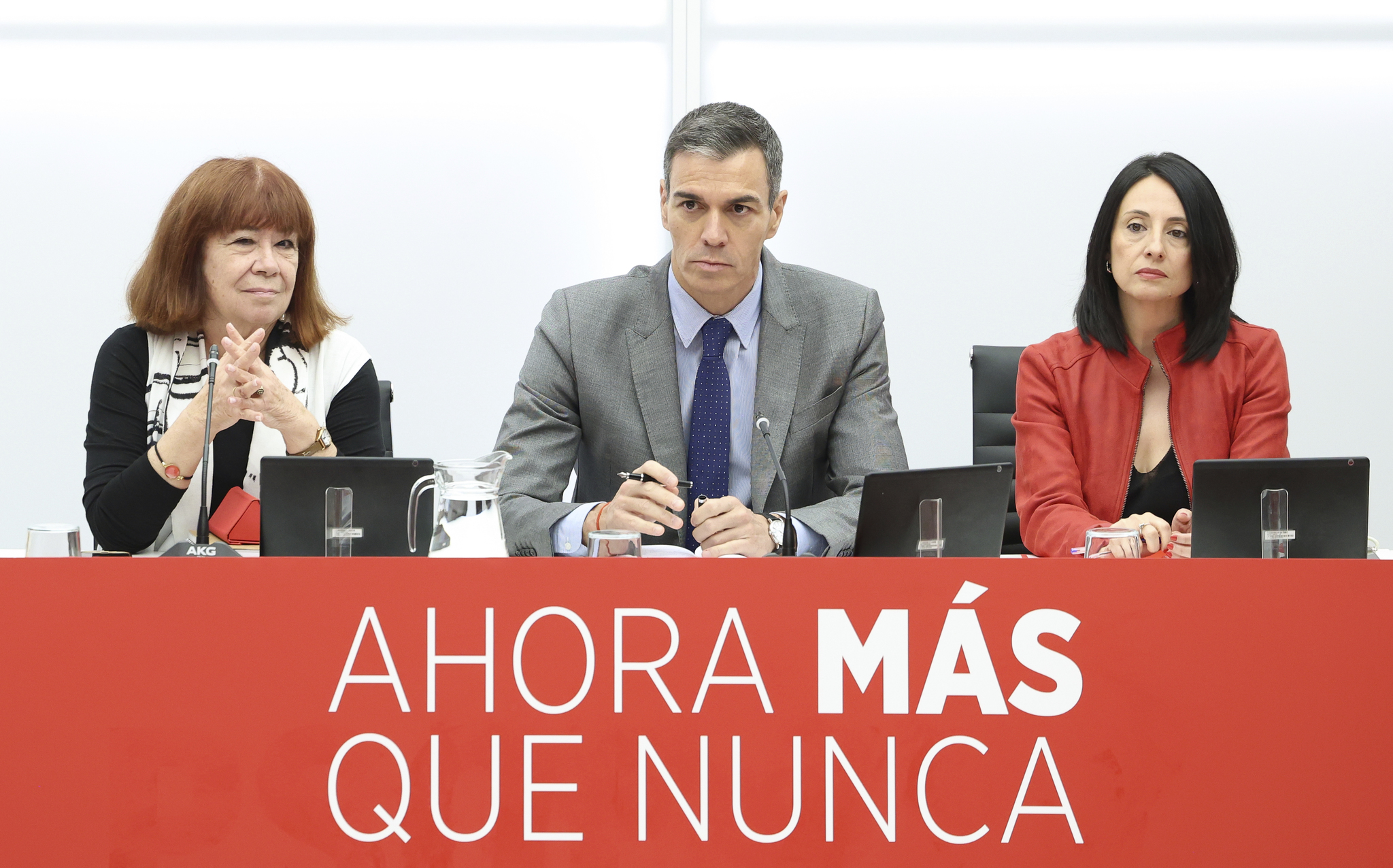 El fuerte olor de las cloacas del PSOE se traslada de Ferraz