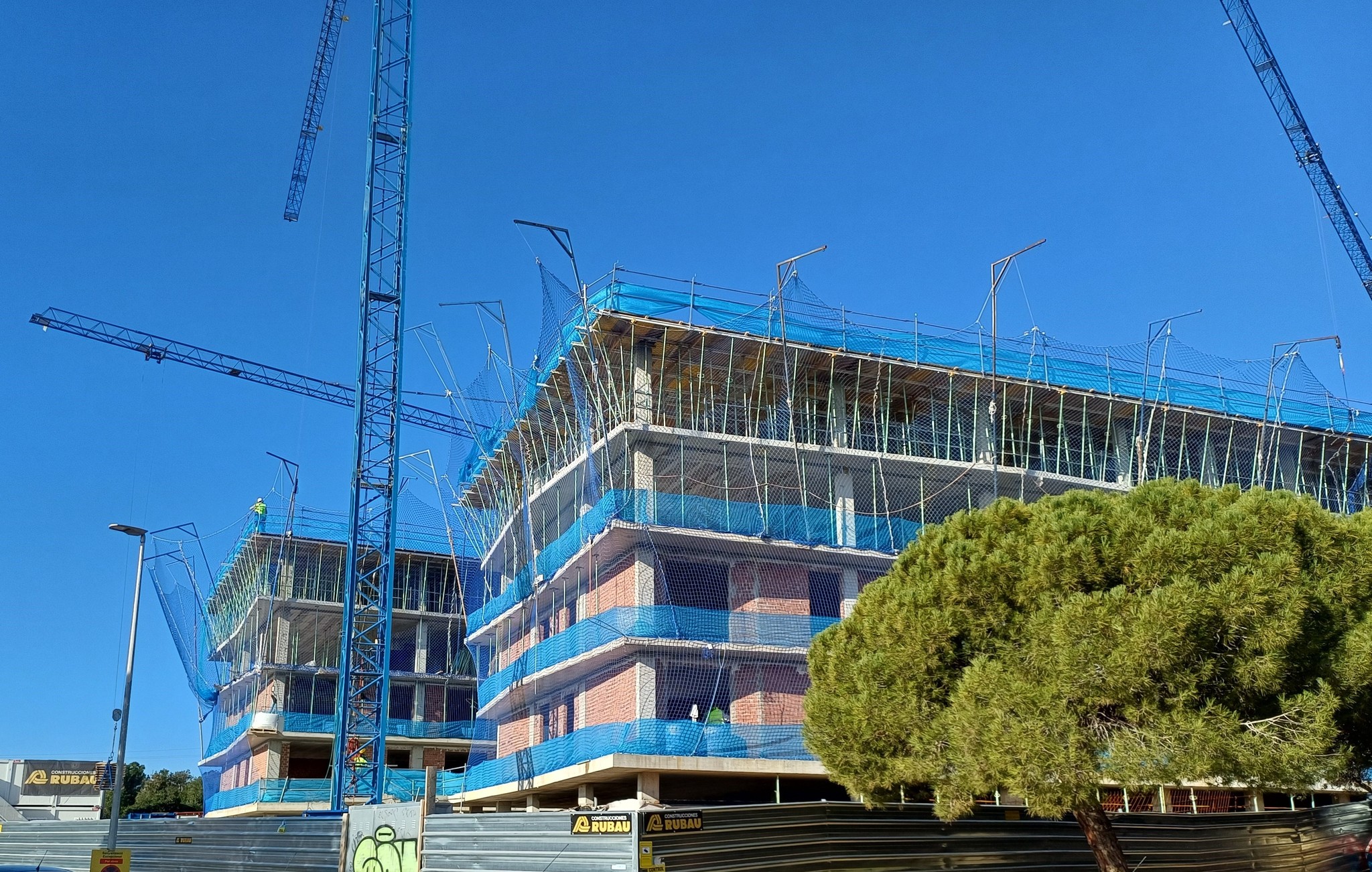 El ICF pide 330 millones al BEI para vivienda de alquiler as