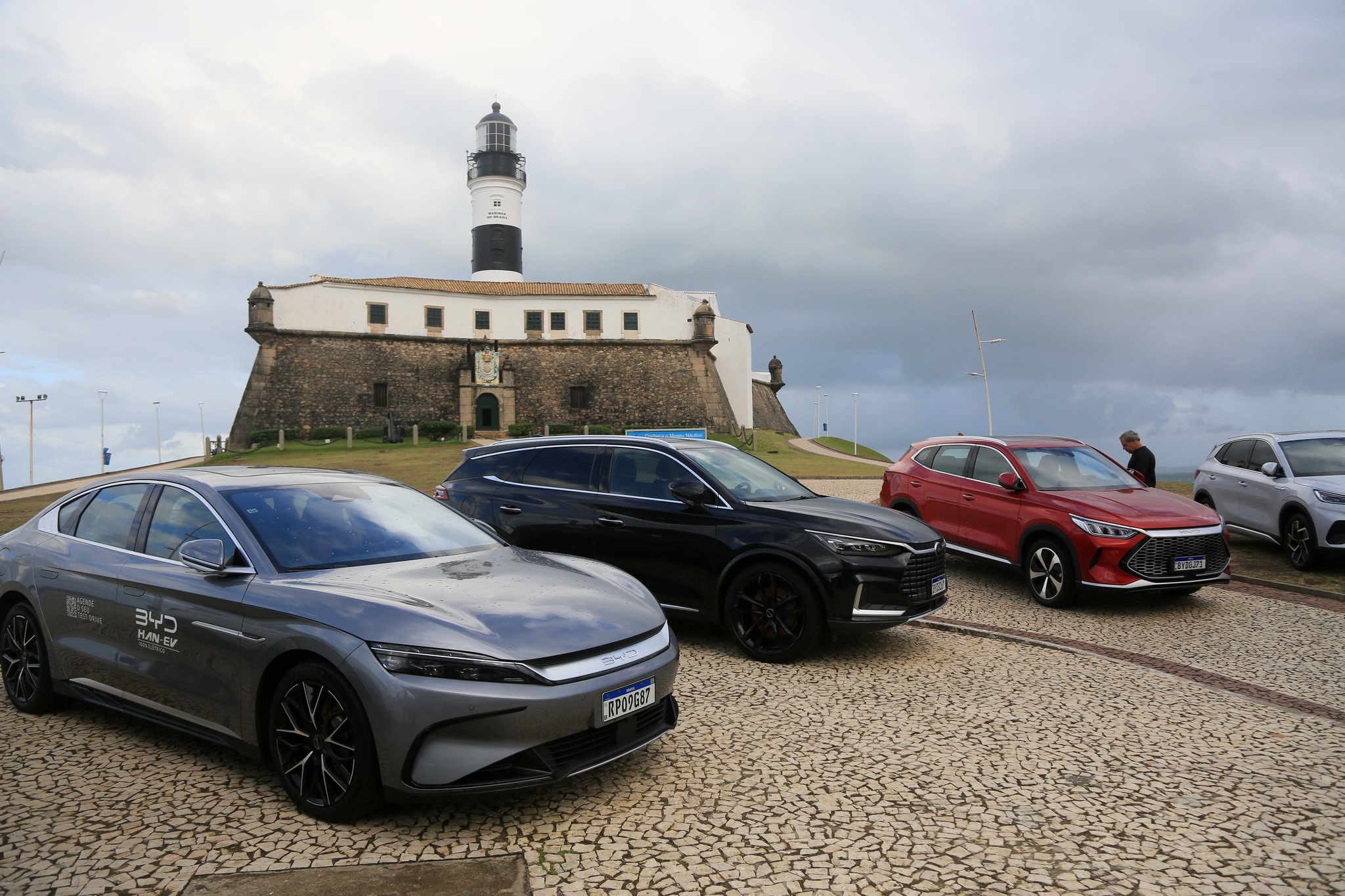 BYD invertirá 2.000 millones en instalar cargadores ultrarrá