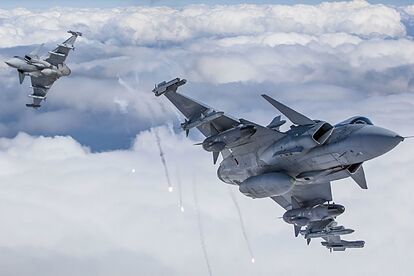 Indra y Airbus miran a Saab para salvar el futuro caza europeo Tras el fin del pacto para finalizar el programa del sistema de combate aéreo europeo FCAS, España y Alemania buscan alianzas con empresas europeas para apostar por la autonomía estratégica. Leer