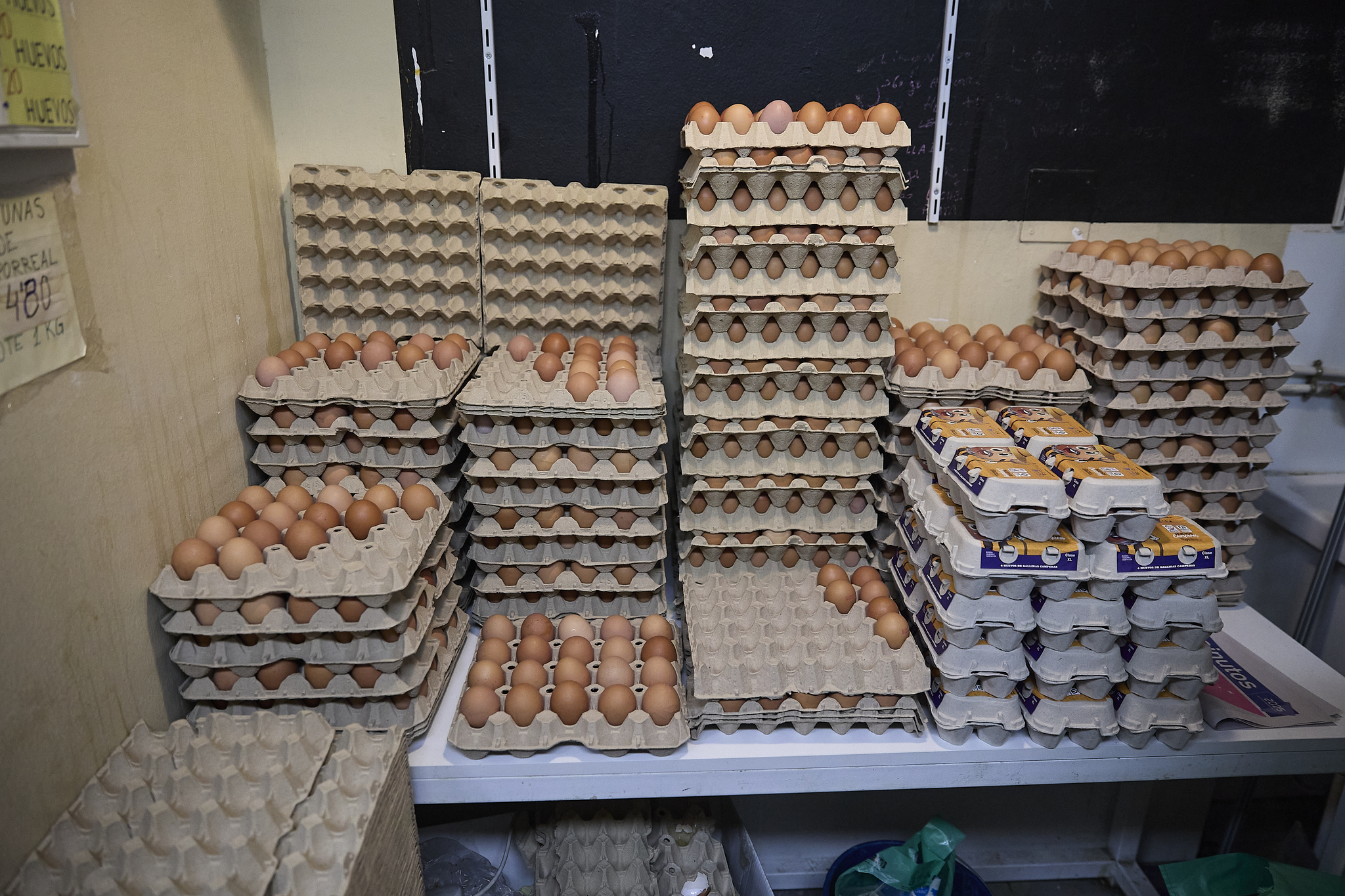 A qué se debe la huevoflación, la escalada de precio de los huevos en España