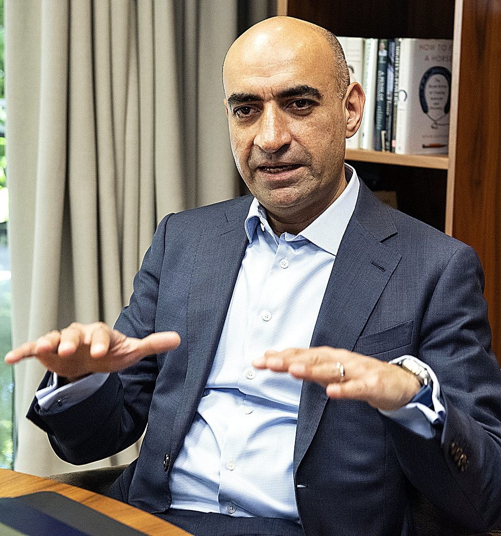 Umar Farooq: "Los controles regulatorios generan fricción en los pagos internacionales" El banquero prevé una creciente automatización de las transacciones, pero alerta de los desafíos legales y del aumento del fraude por la IA. Leer