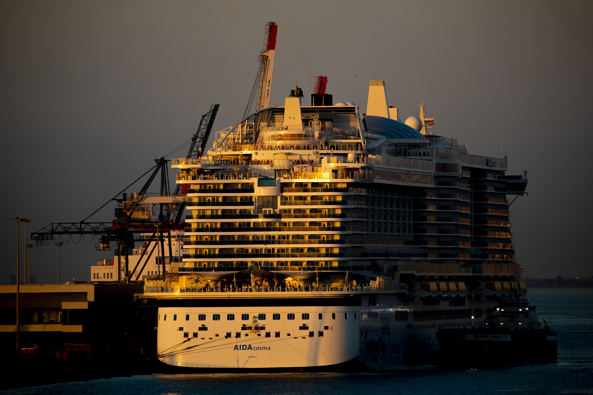 Barcelona multiplicará por tres la tasa a los cruceros que hacen escala: ¿cuándo pagarán?