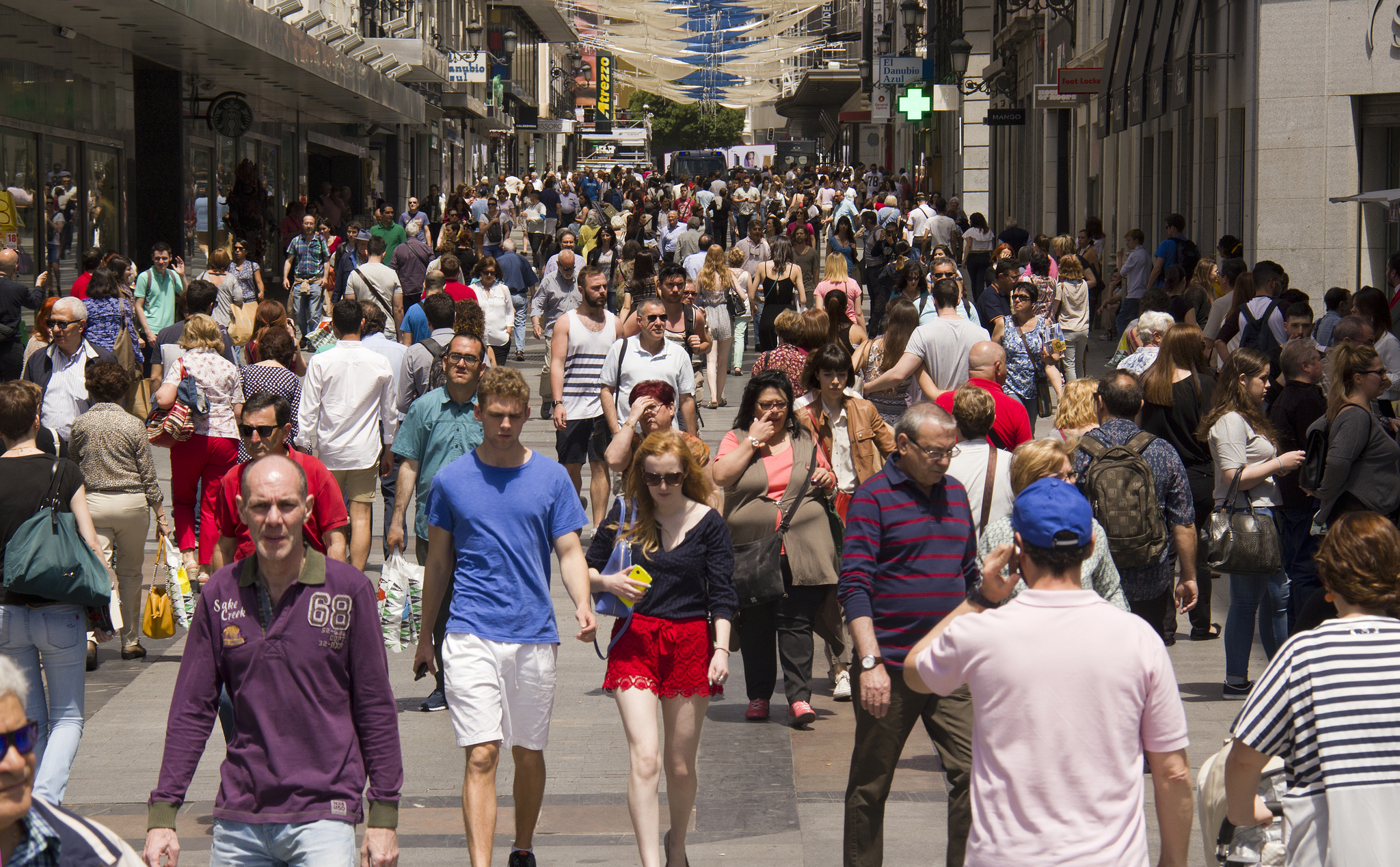 España rozará los 54 millones de habitantes en 2041 con un récord histórico de personas viviendo solas
