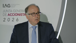 IAG analizará más recompras de acciones y se ve "más fuerte" para afrontar el alza del queroseno