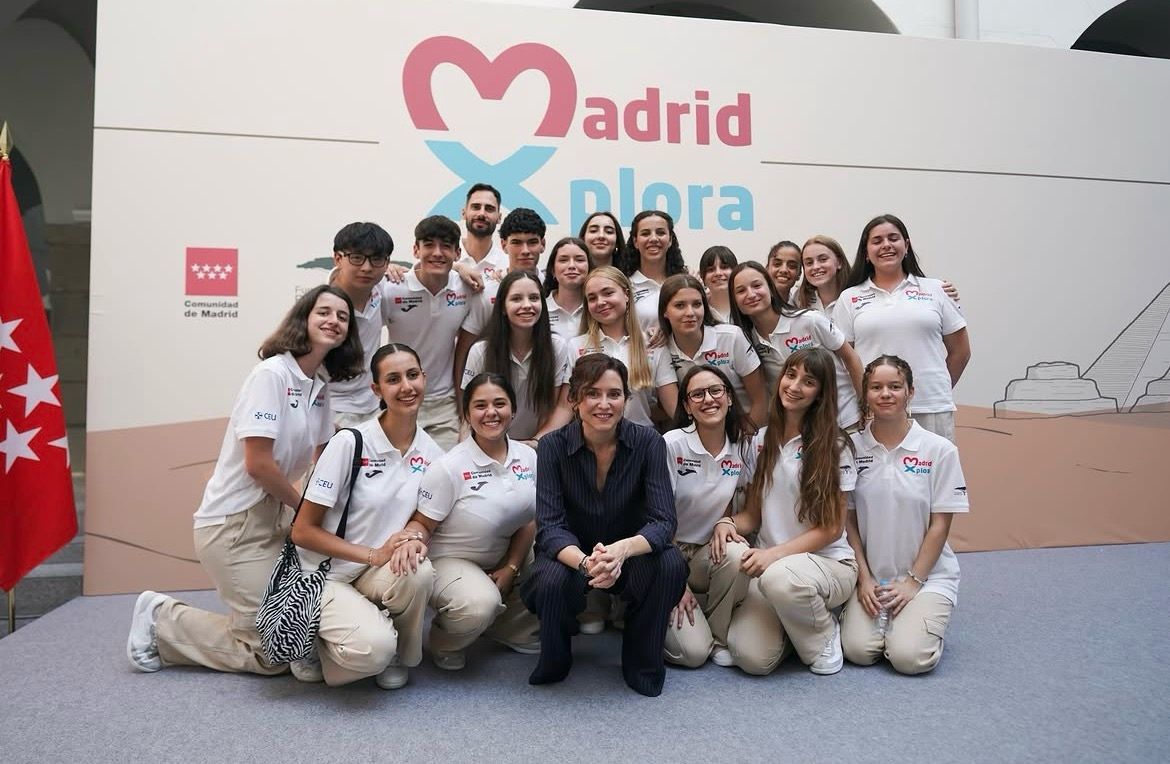 Ayuso recibe a la élite académica de la Comunidad de Madrid